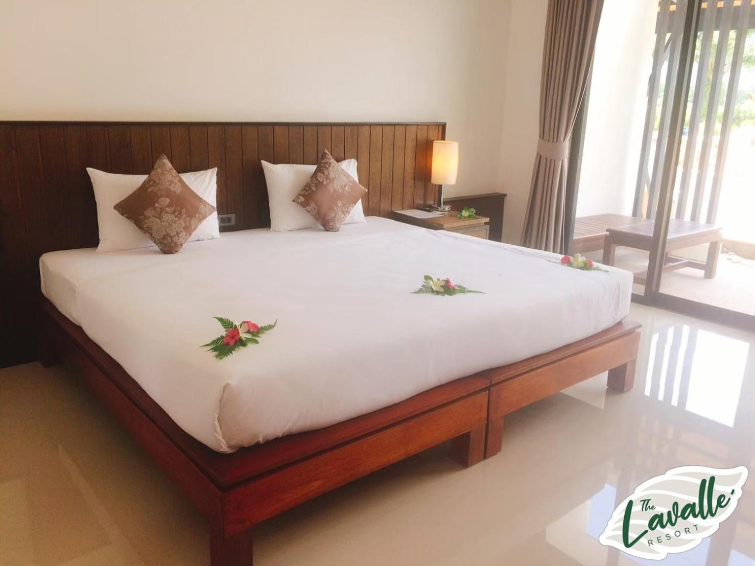 Deluxe Double or Twin Room with Pool Access - Photo 9