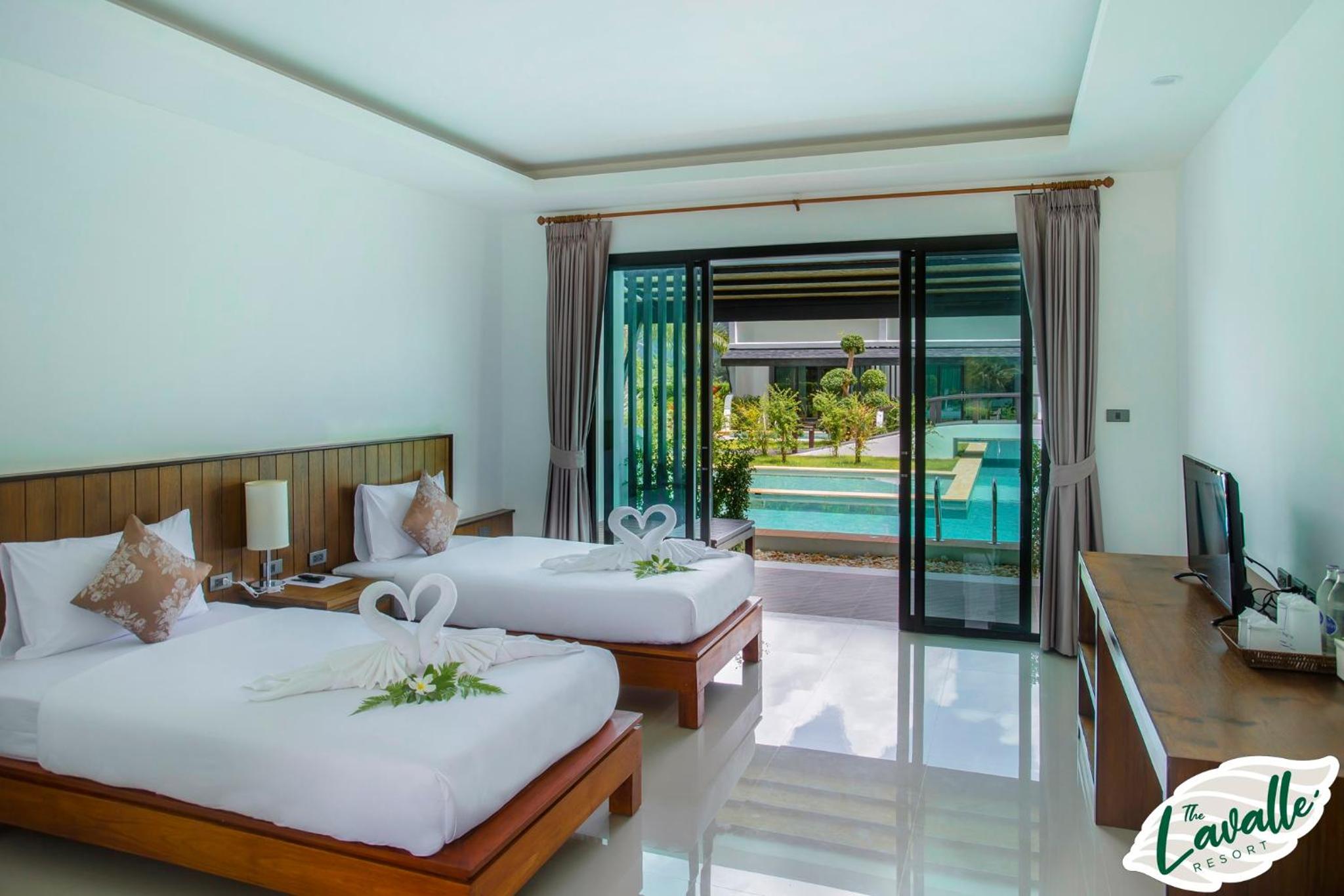Deluxe Double or Twin Room with Pool Access - Photo 10