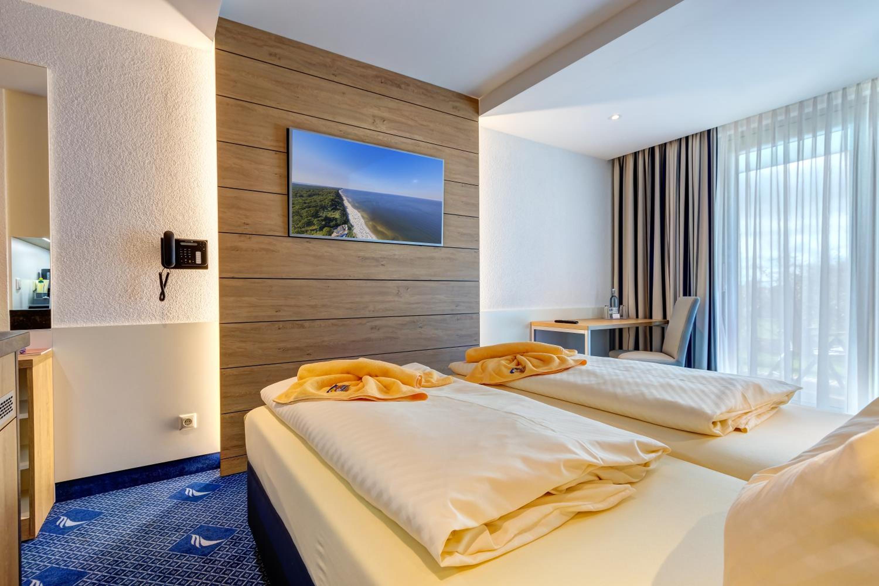 One-Bedroom Apartment with Terrace or Balcony - Photo 12