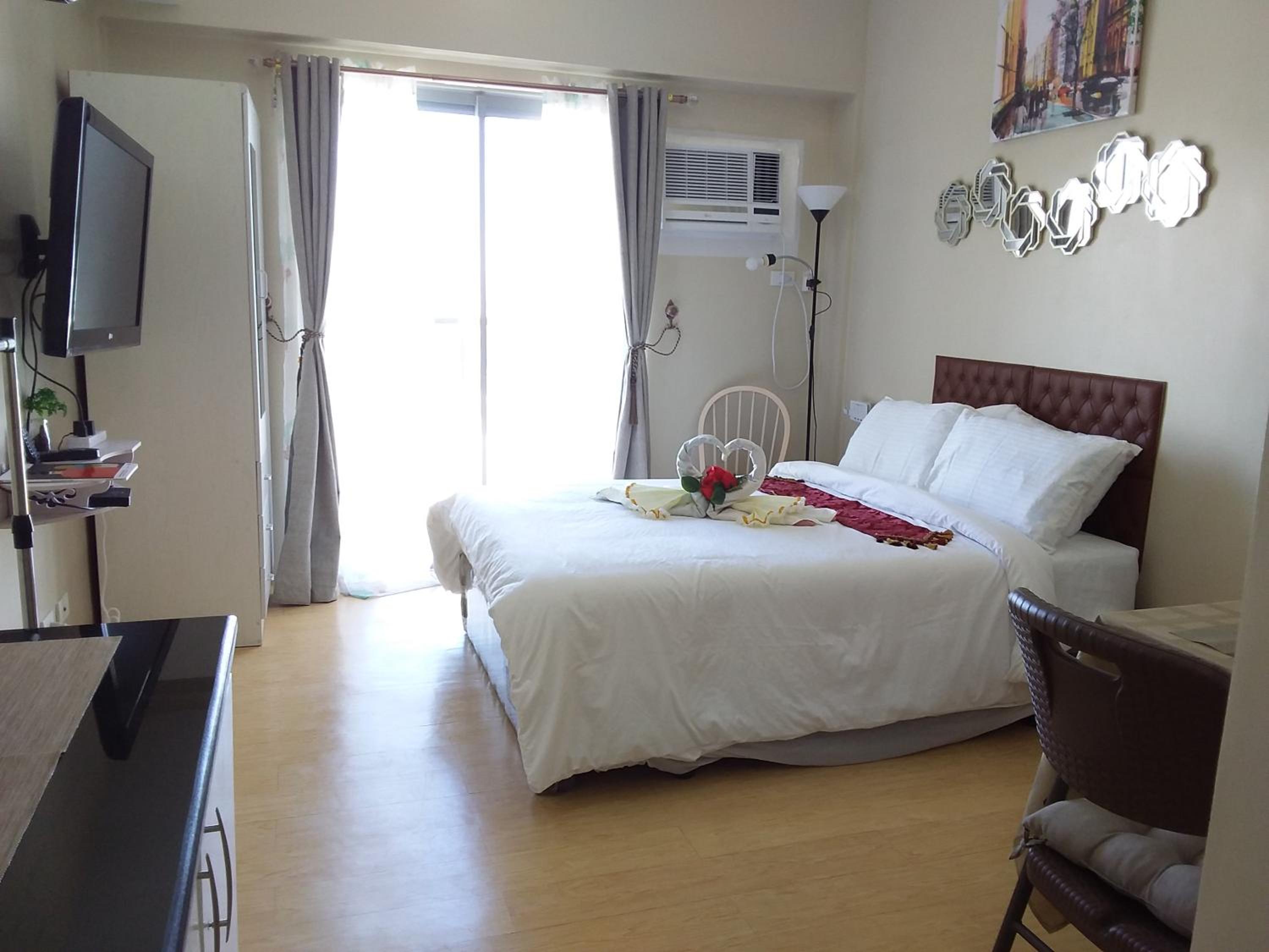 Studio with Balcony - Photo 23
