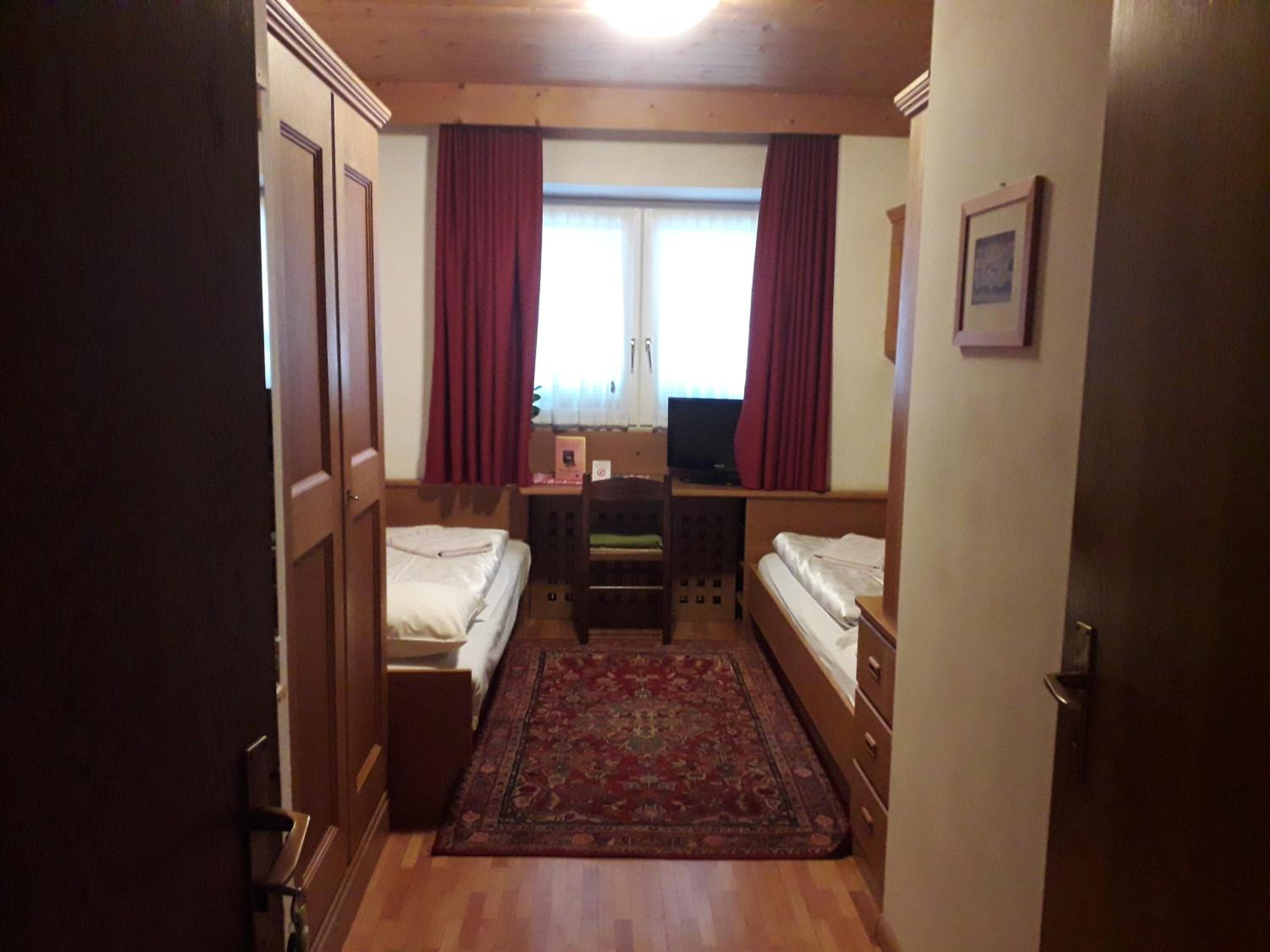 Budget Twin Room photo 1