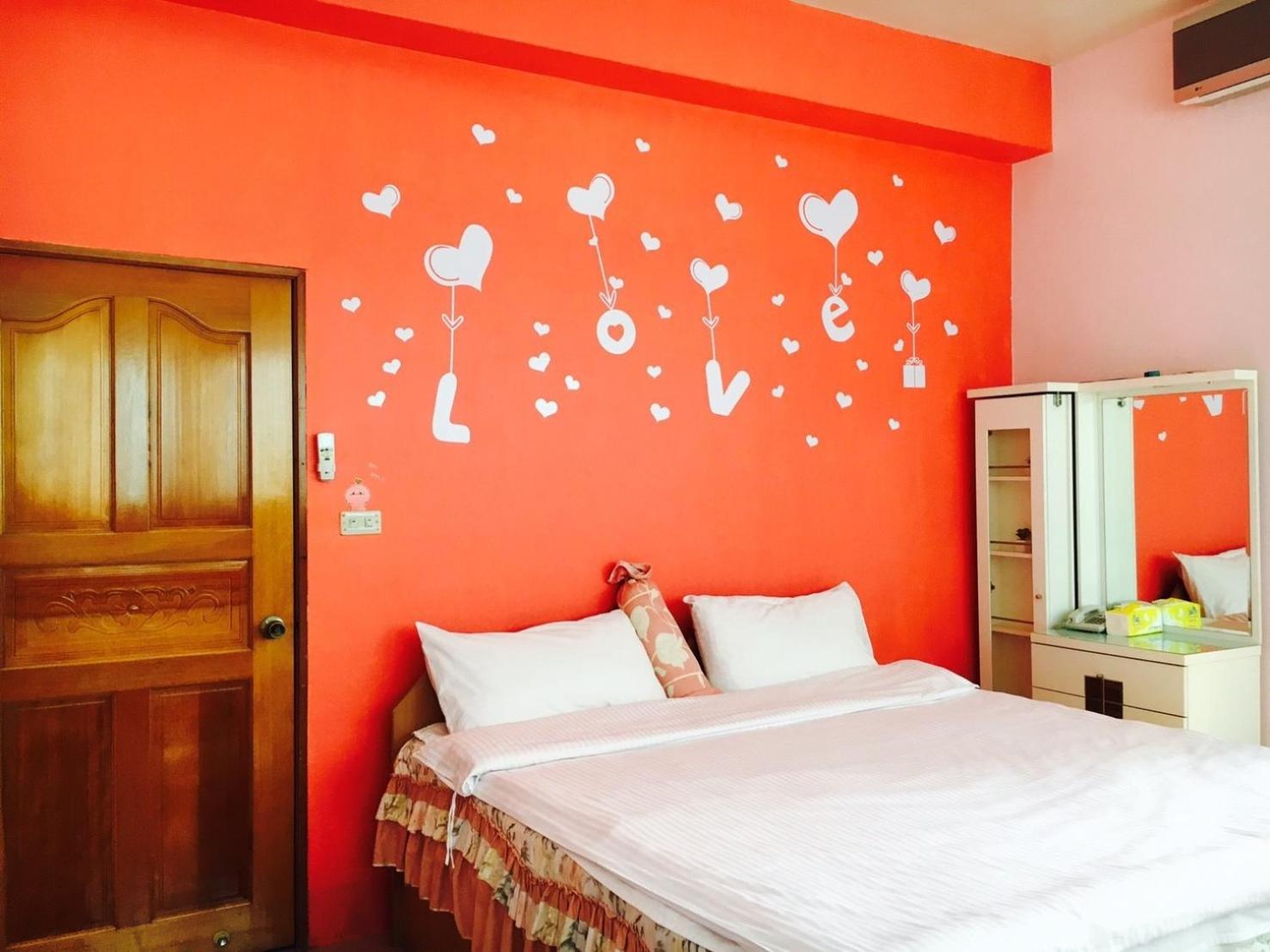 Large Double Room photo 1