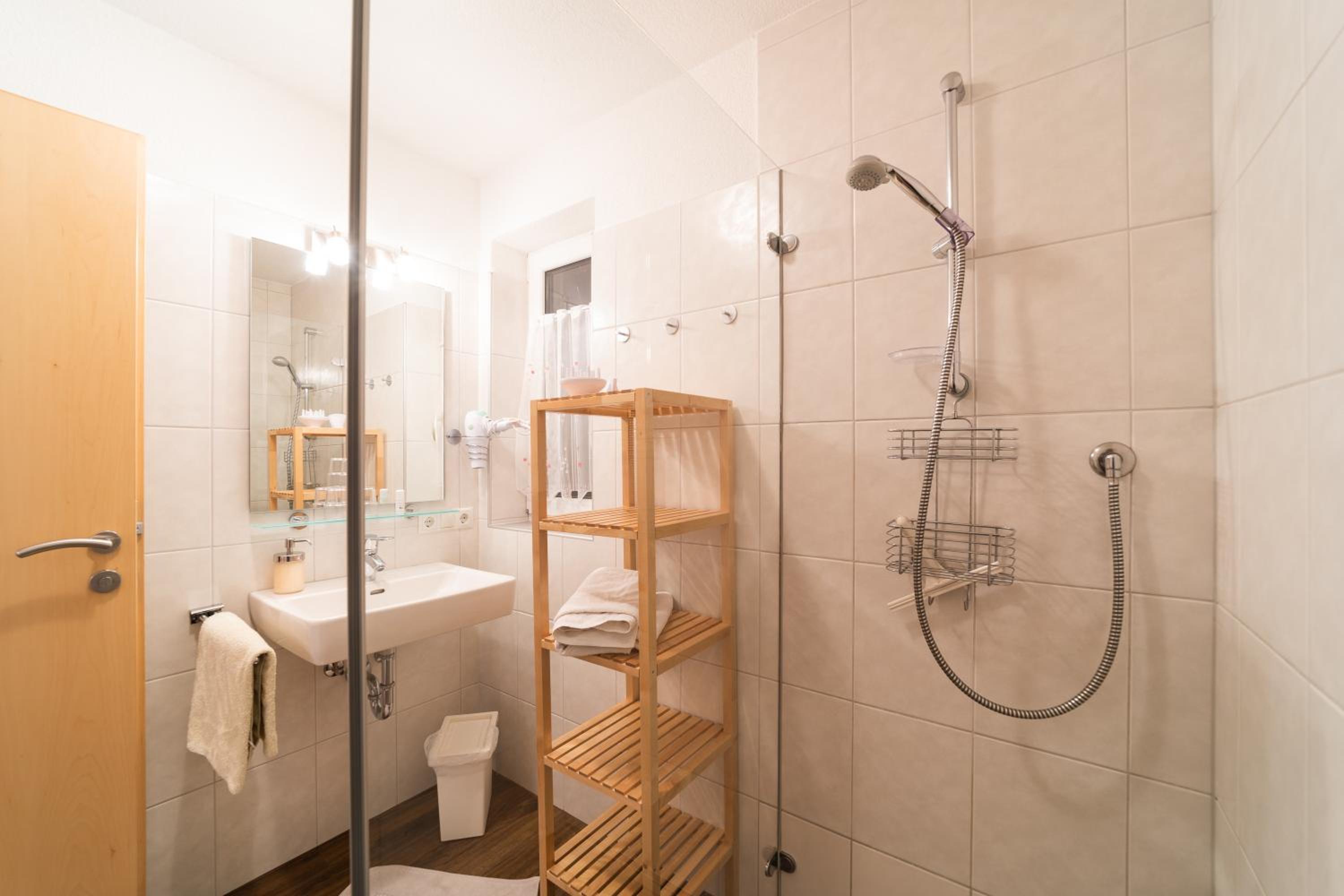 Two-Bedroom Apartment with Terrace ground floor - Steinig photo 3