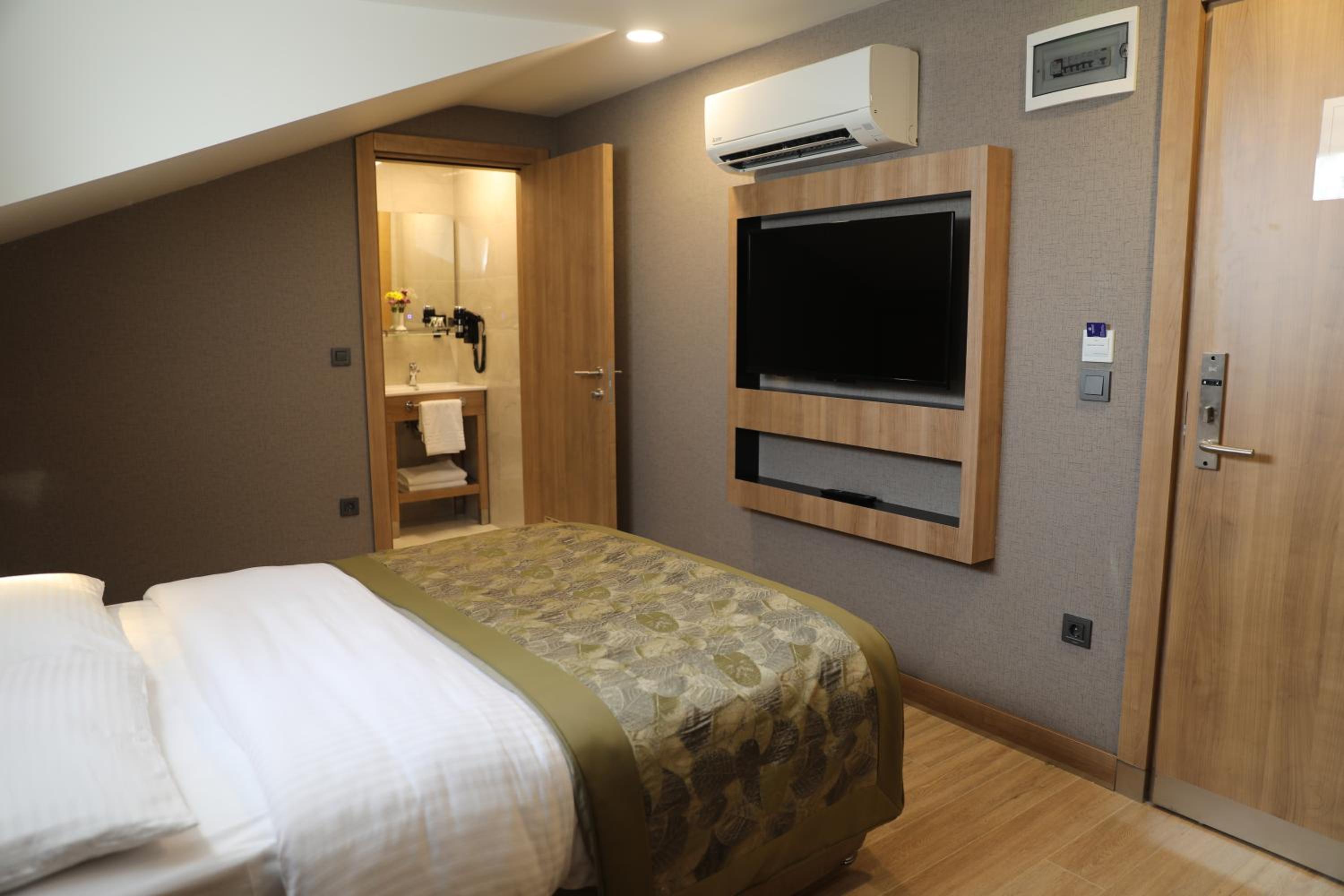 Budget Double Room photo 1