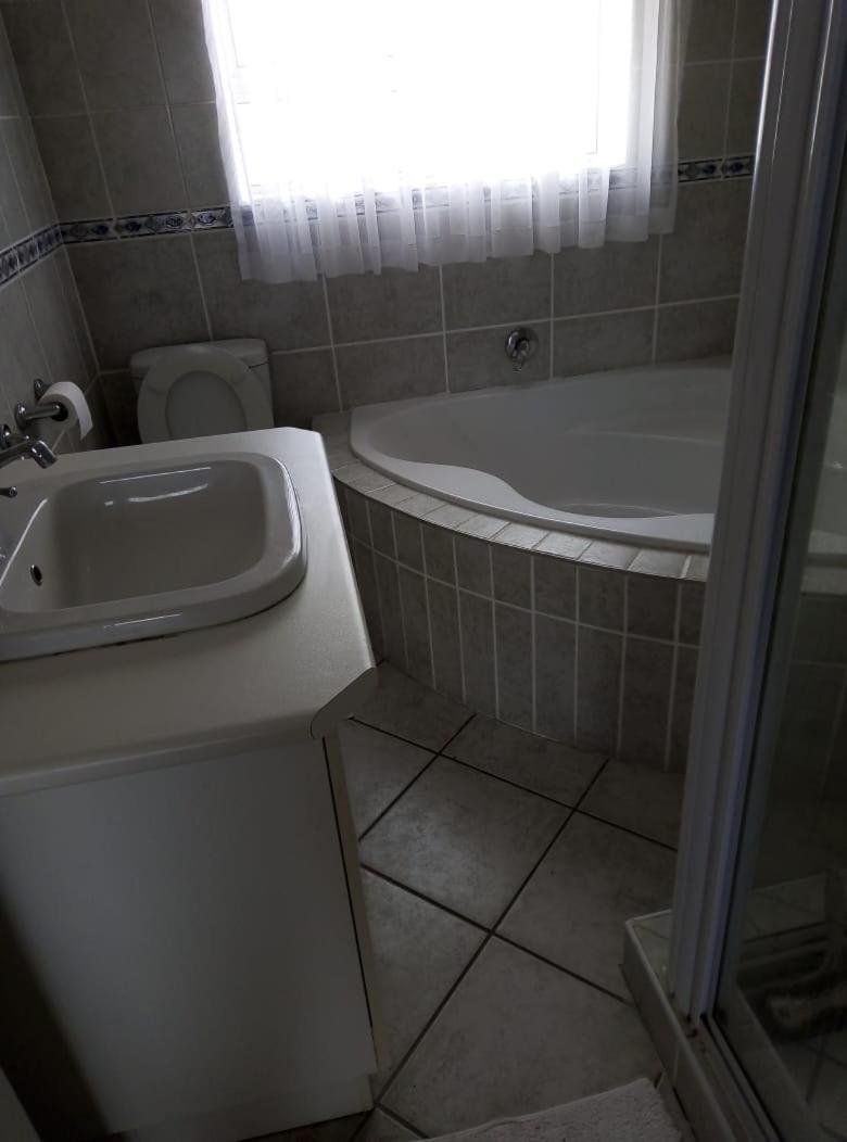 Deluxe Double Room with Balcony and Sea View photo 2