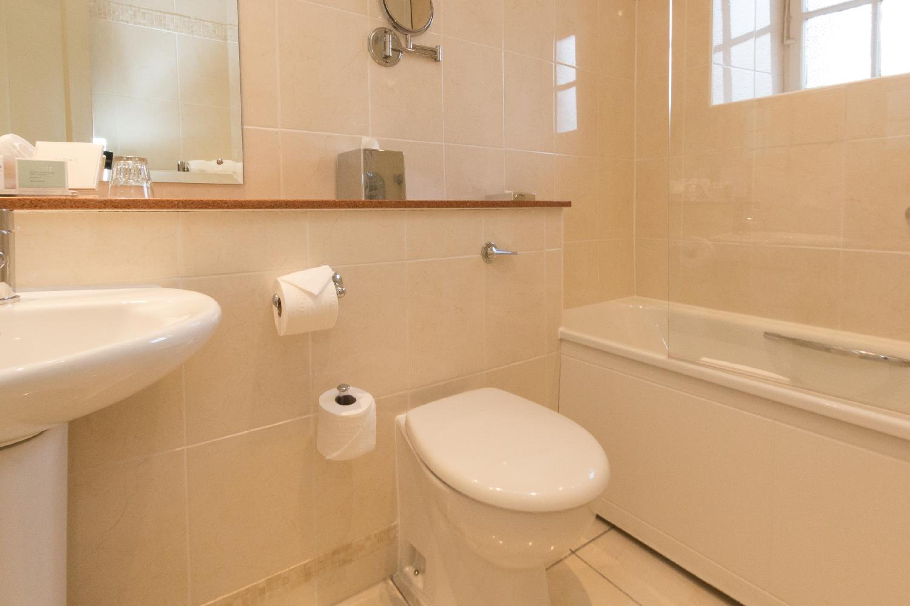 Standard Twin Room - Photo 2