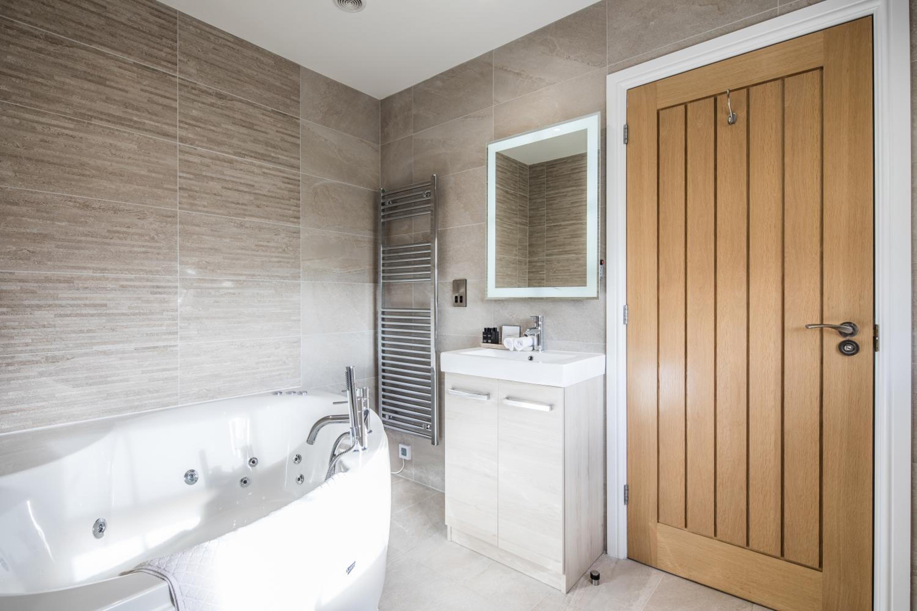 Superior Double or Twin Room - Photo 7