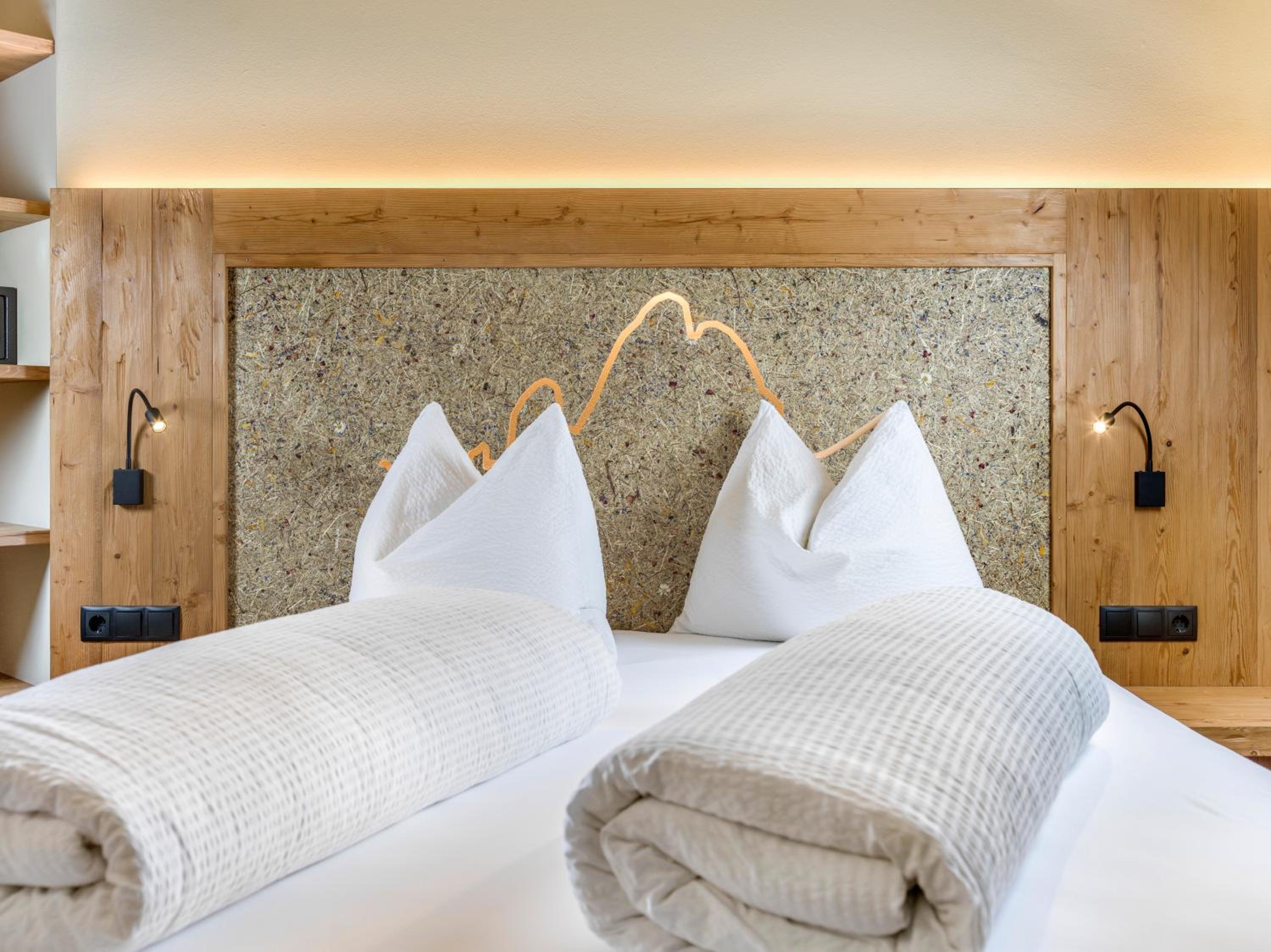 Double Room with Balcony - Photo 10