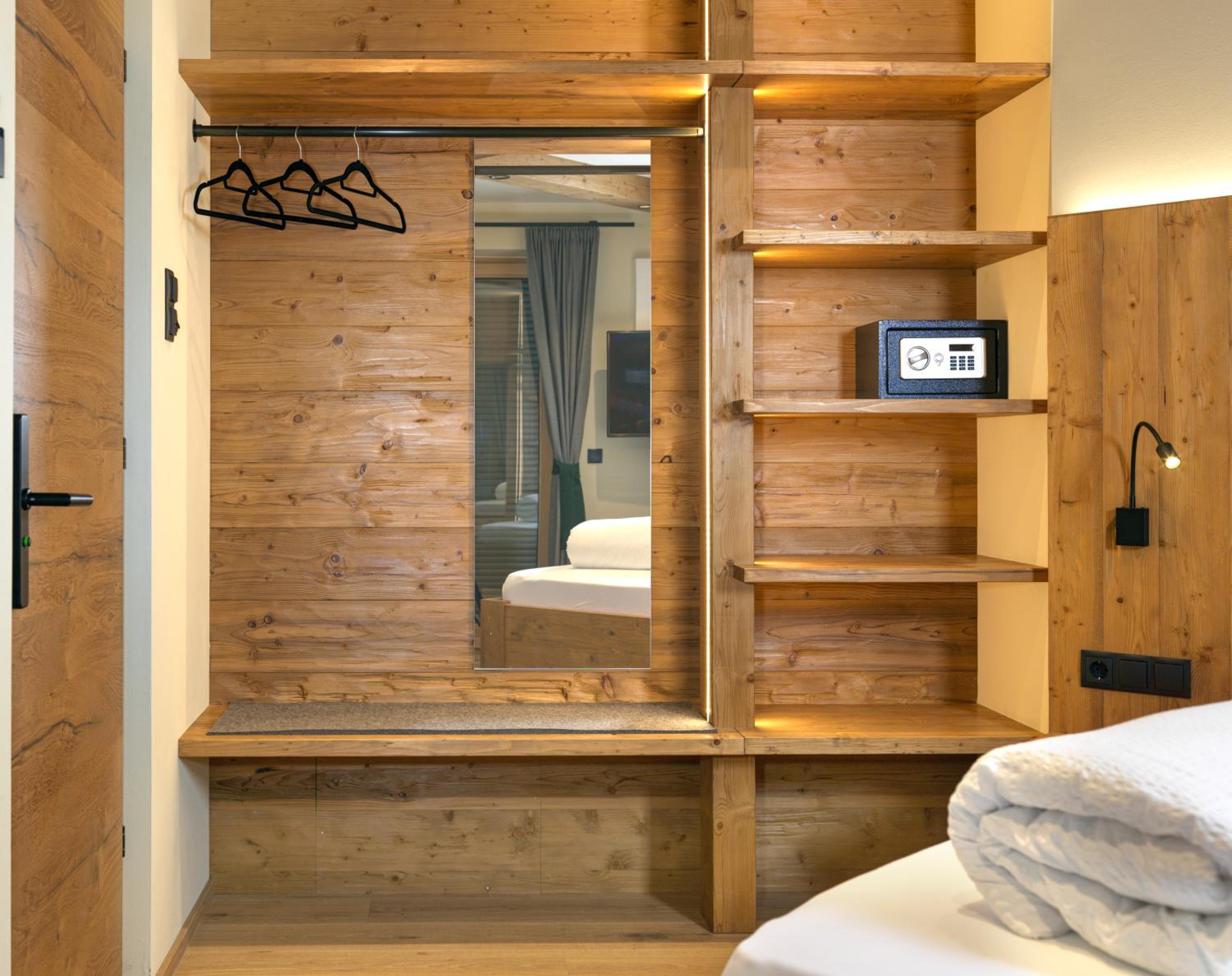 Double Room with Balcony - Photo 1