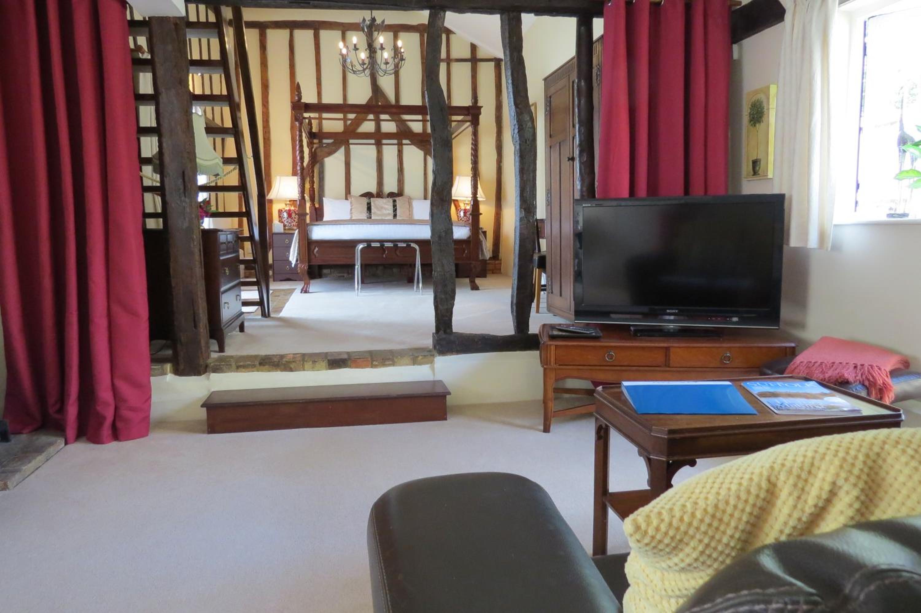 Deluxe Suite