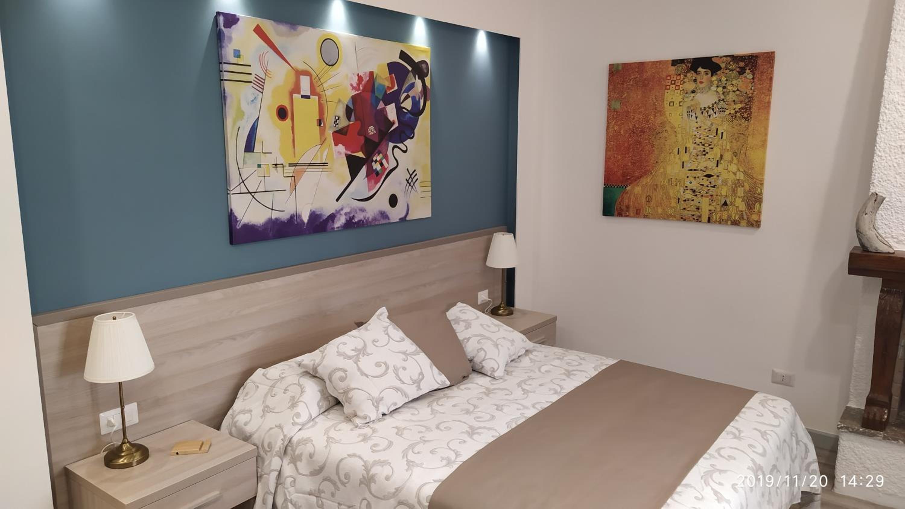 Deluxe Double Room with Side Sea View - Photo 15