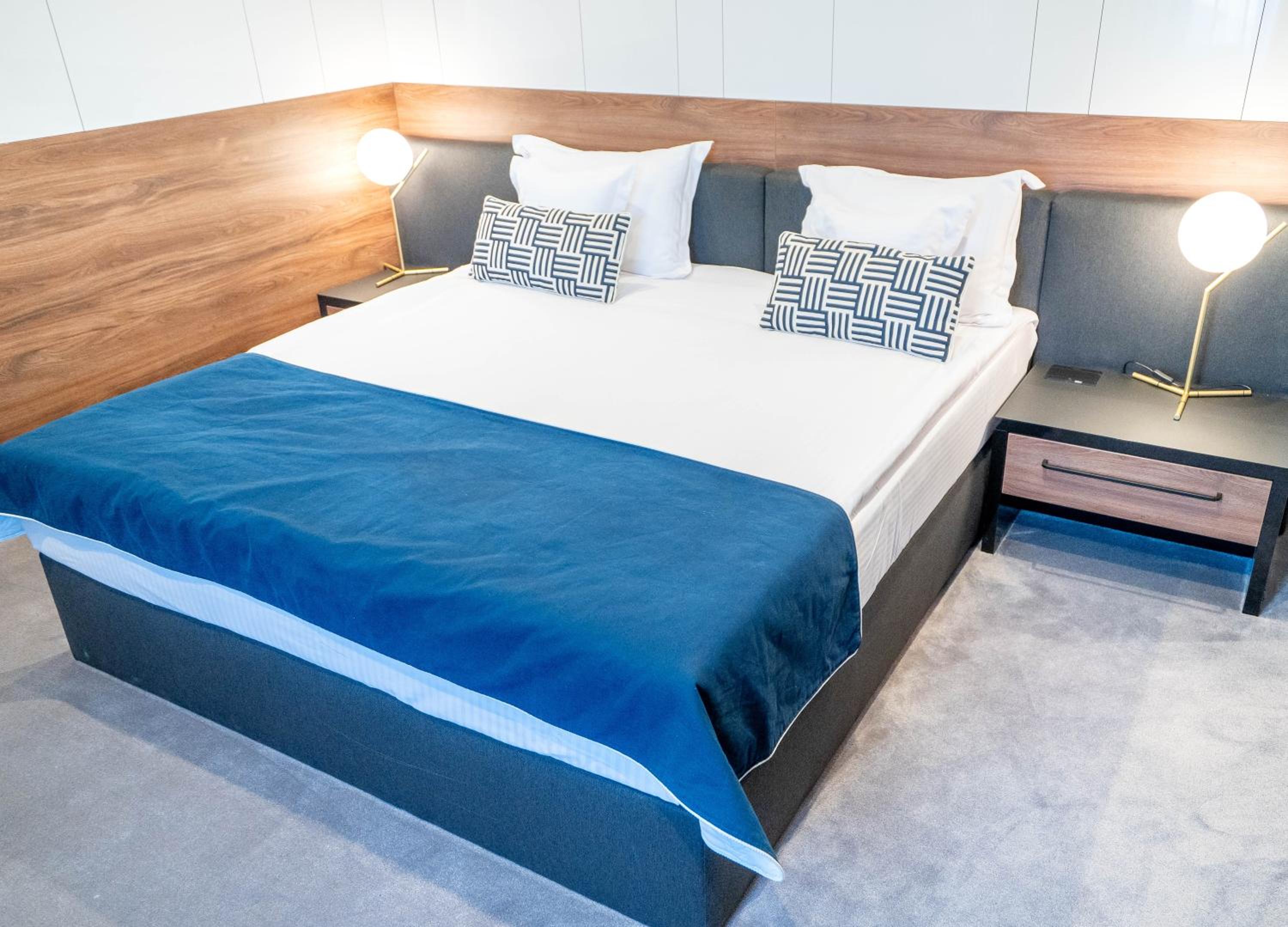 Double Room - Photo 8