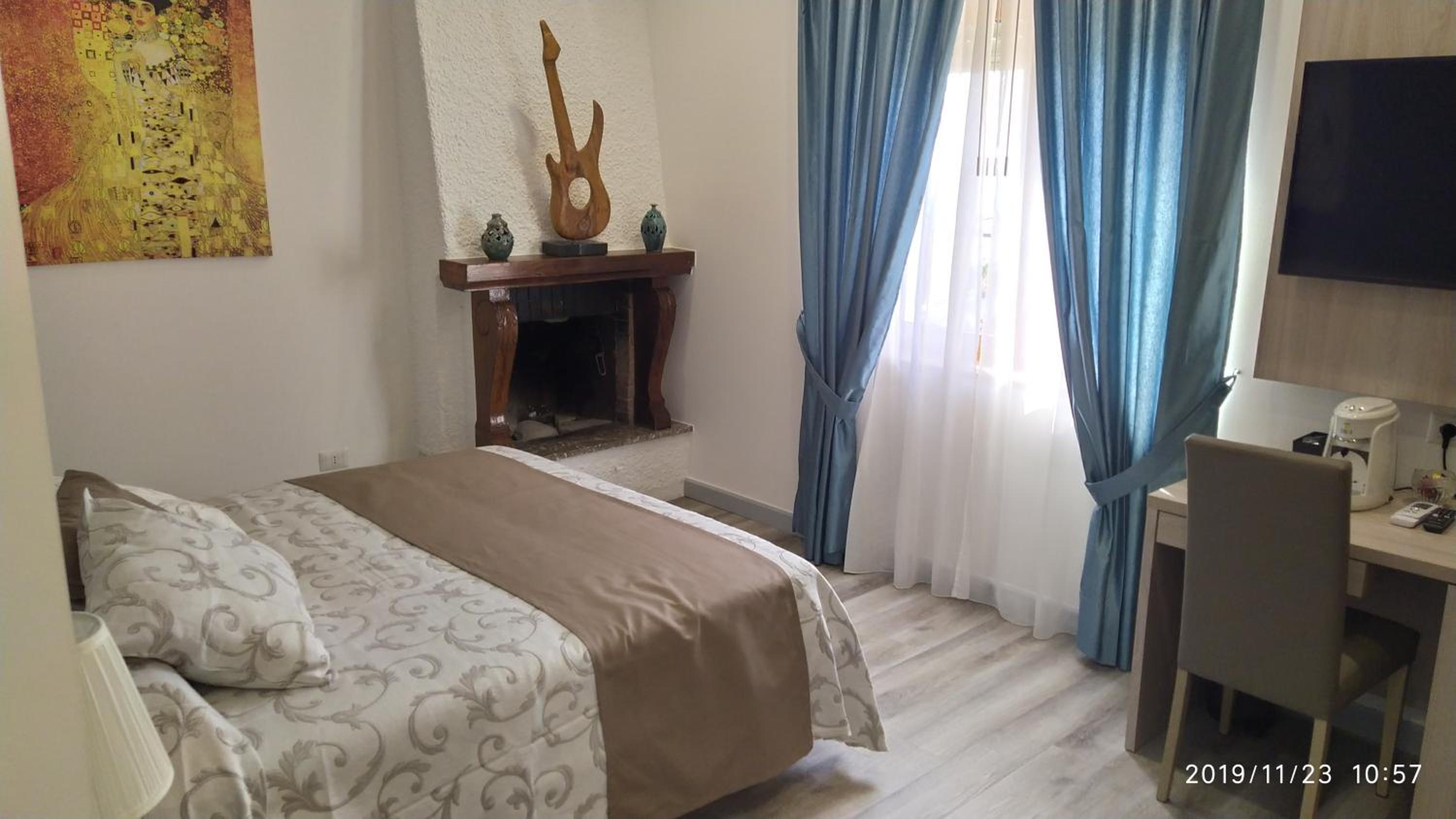 Deluxe Double Room with Side Sea View - Photo 42