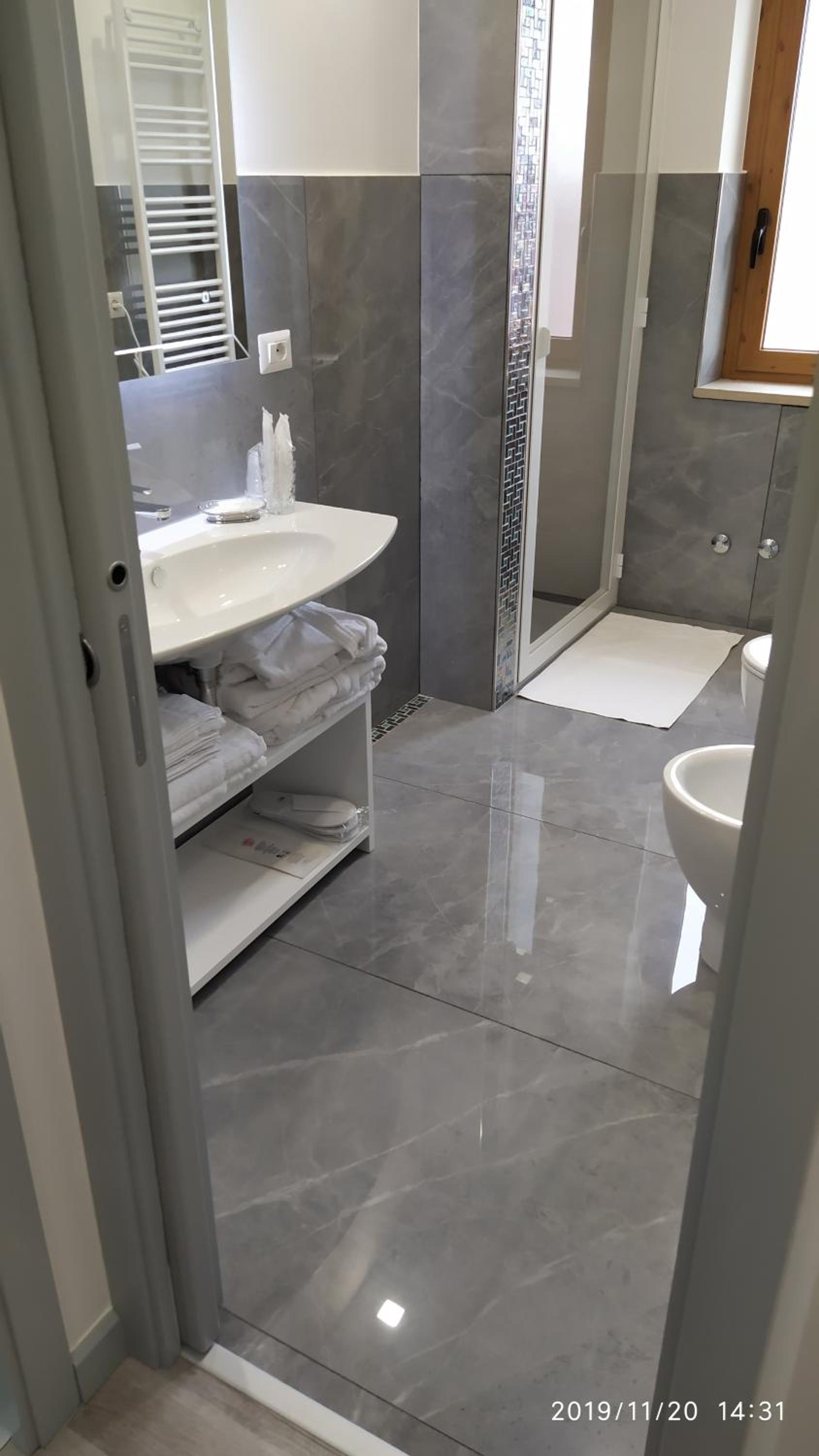 Deluxe Double Room with Side Sea View - Photo 22