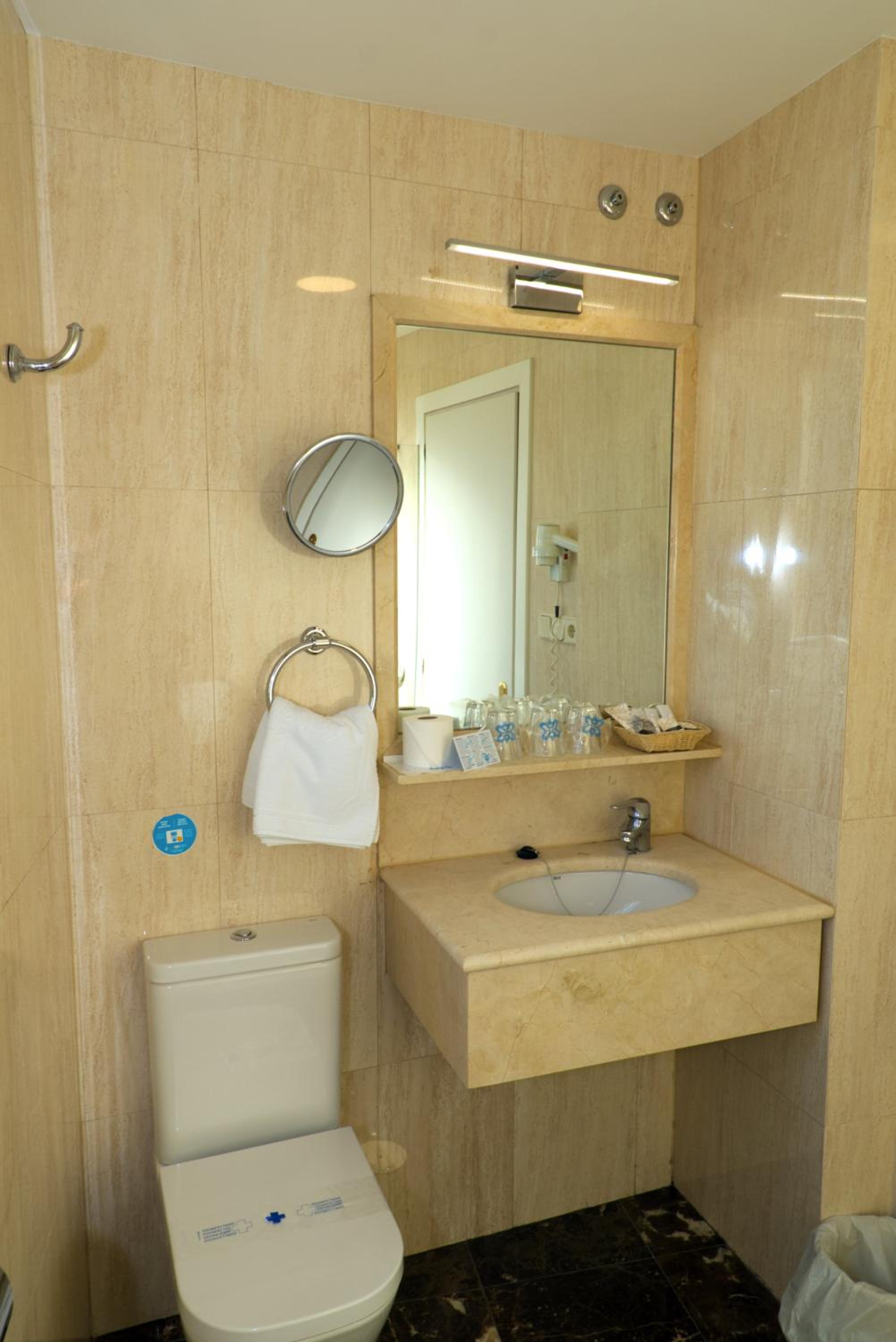 Single Room photo 2