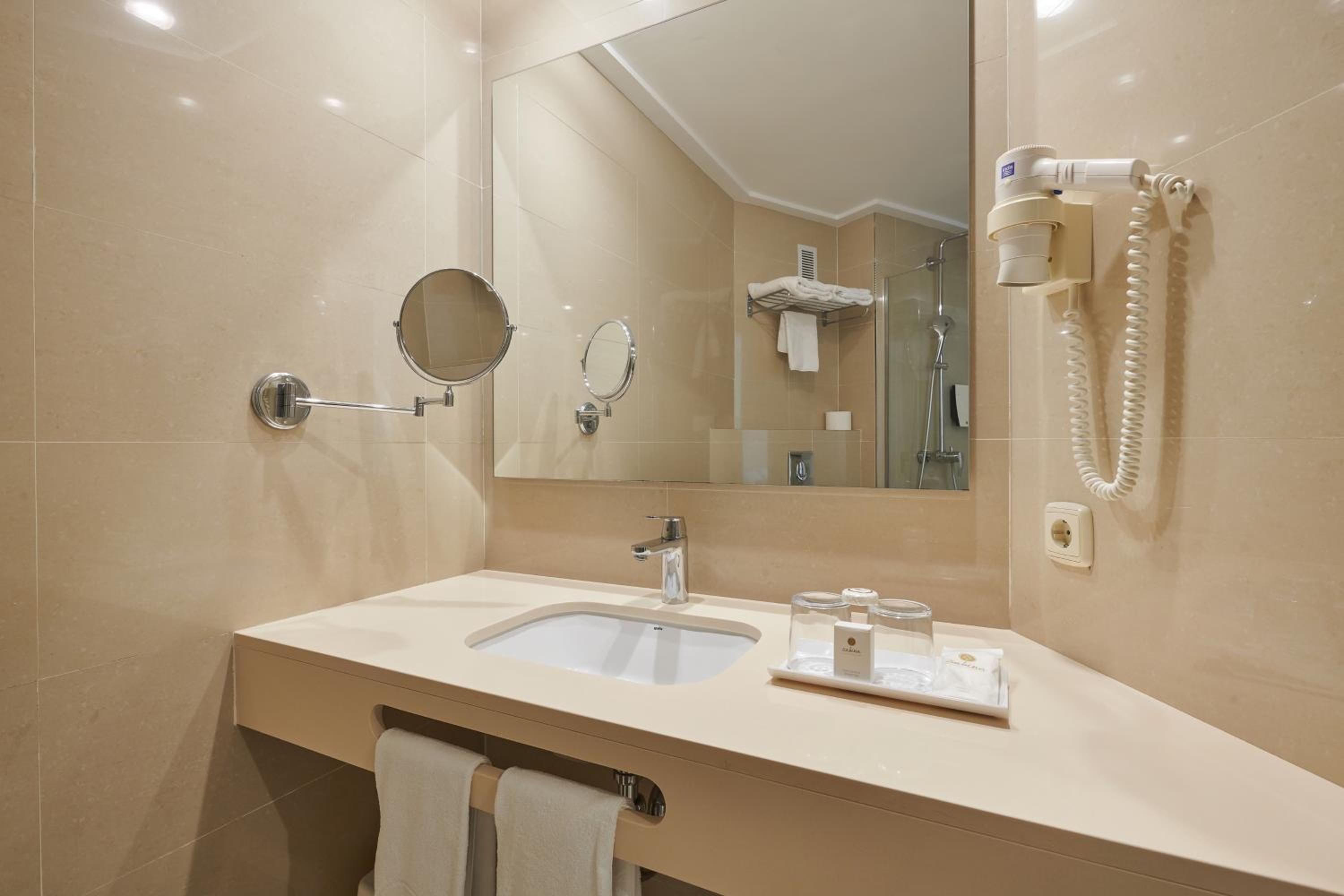 Habitación Doble con Balcón Habitación Doble con Balcón