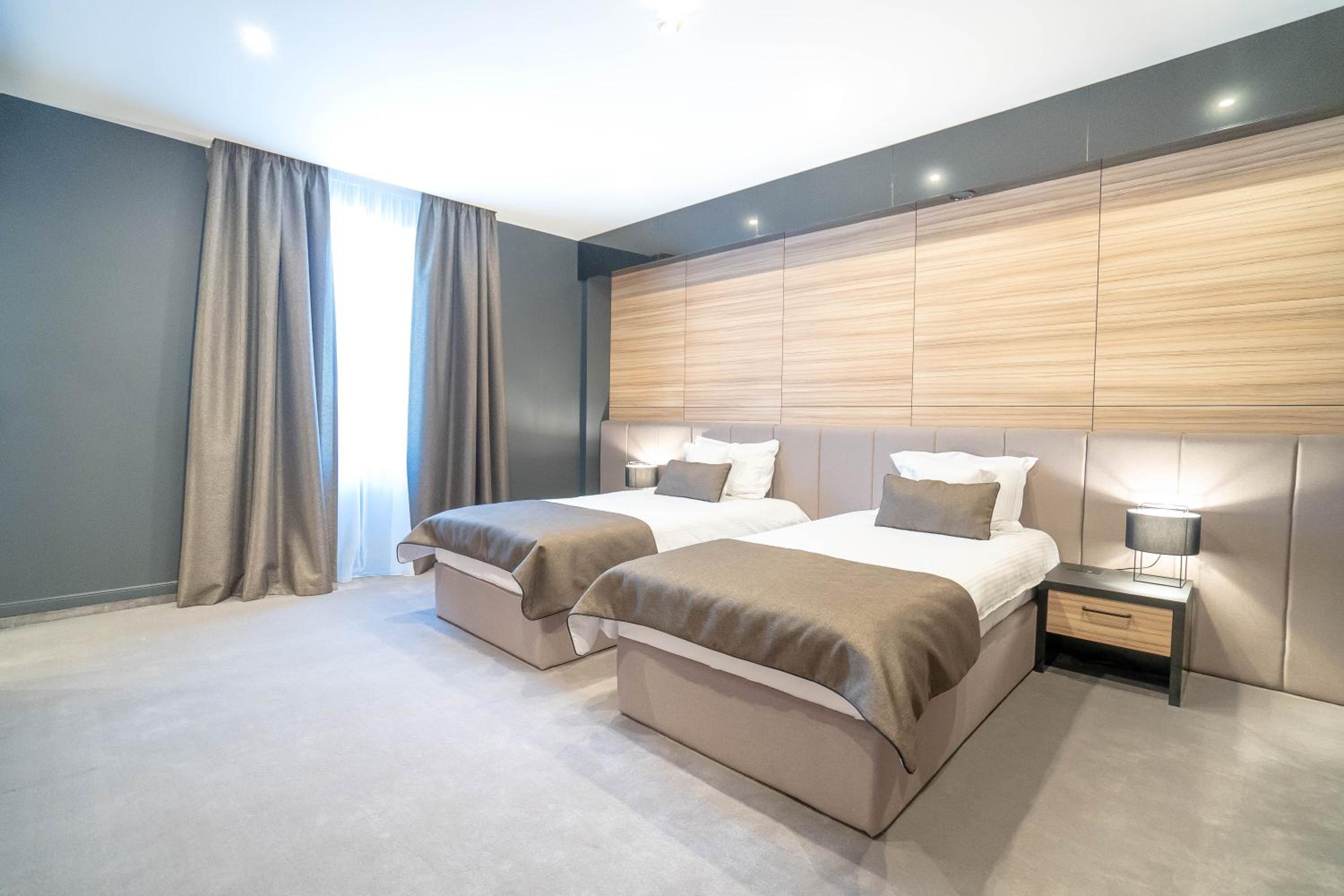 Deluxe Double or Twin Room - Photo 13