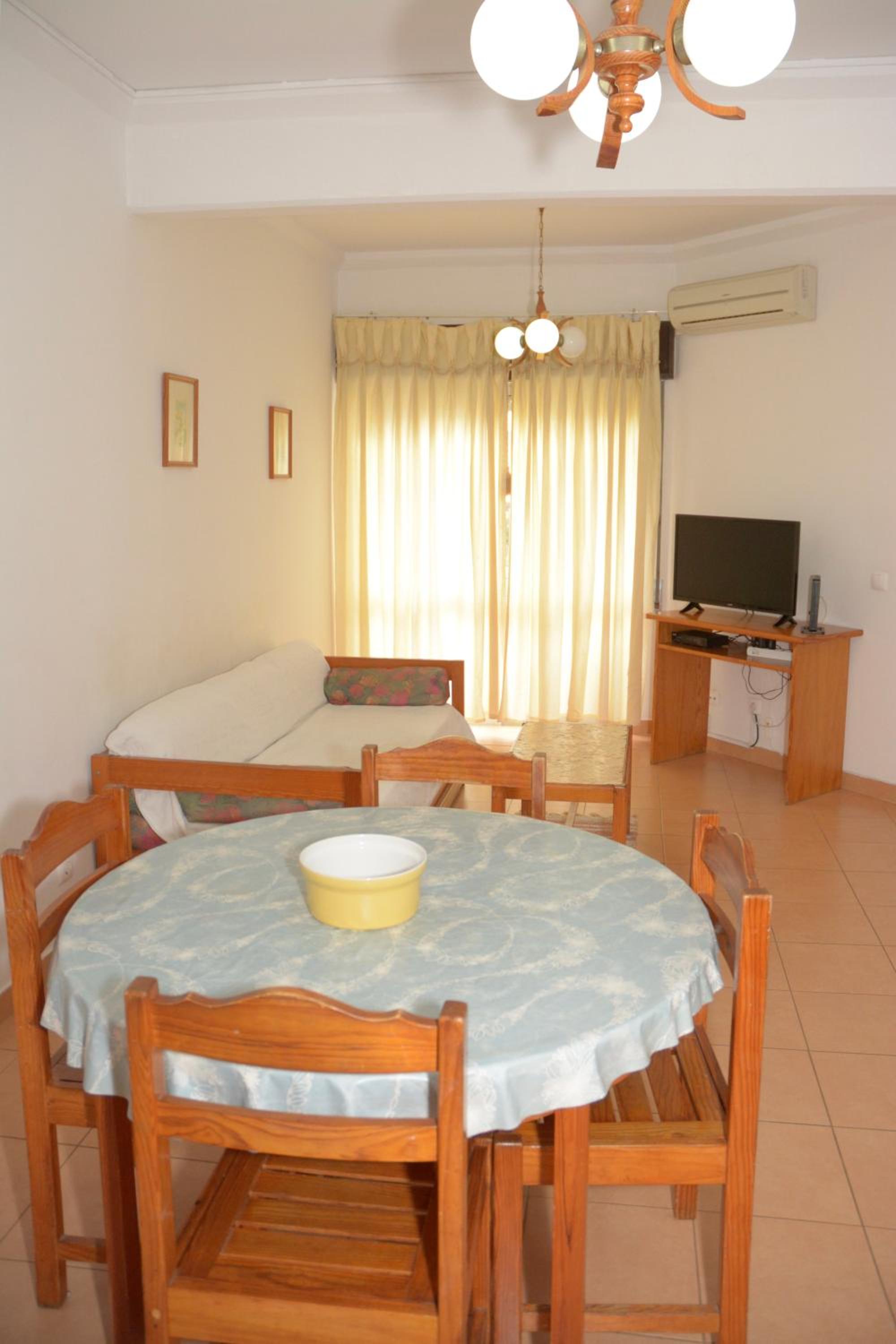 One-Bedroom Apartment - Photo 30