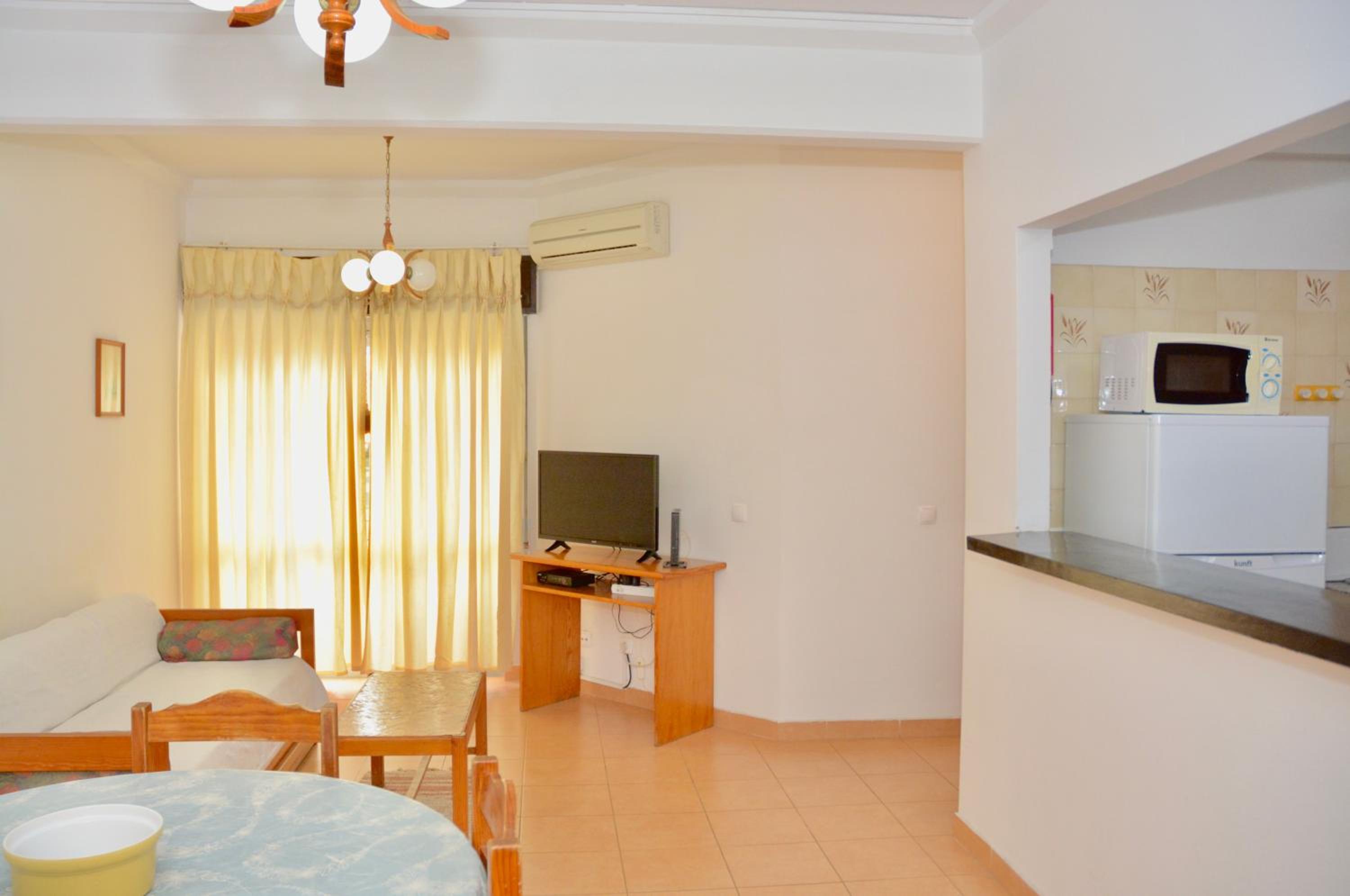 One-Bedroom Apartment - Photo 29