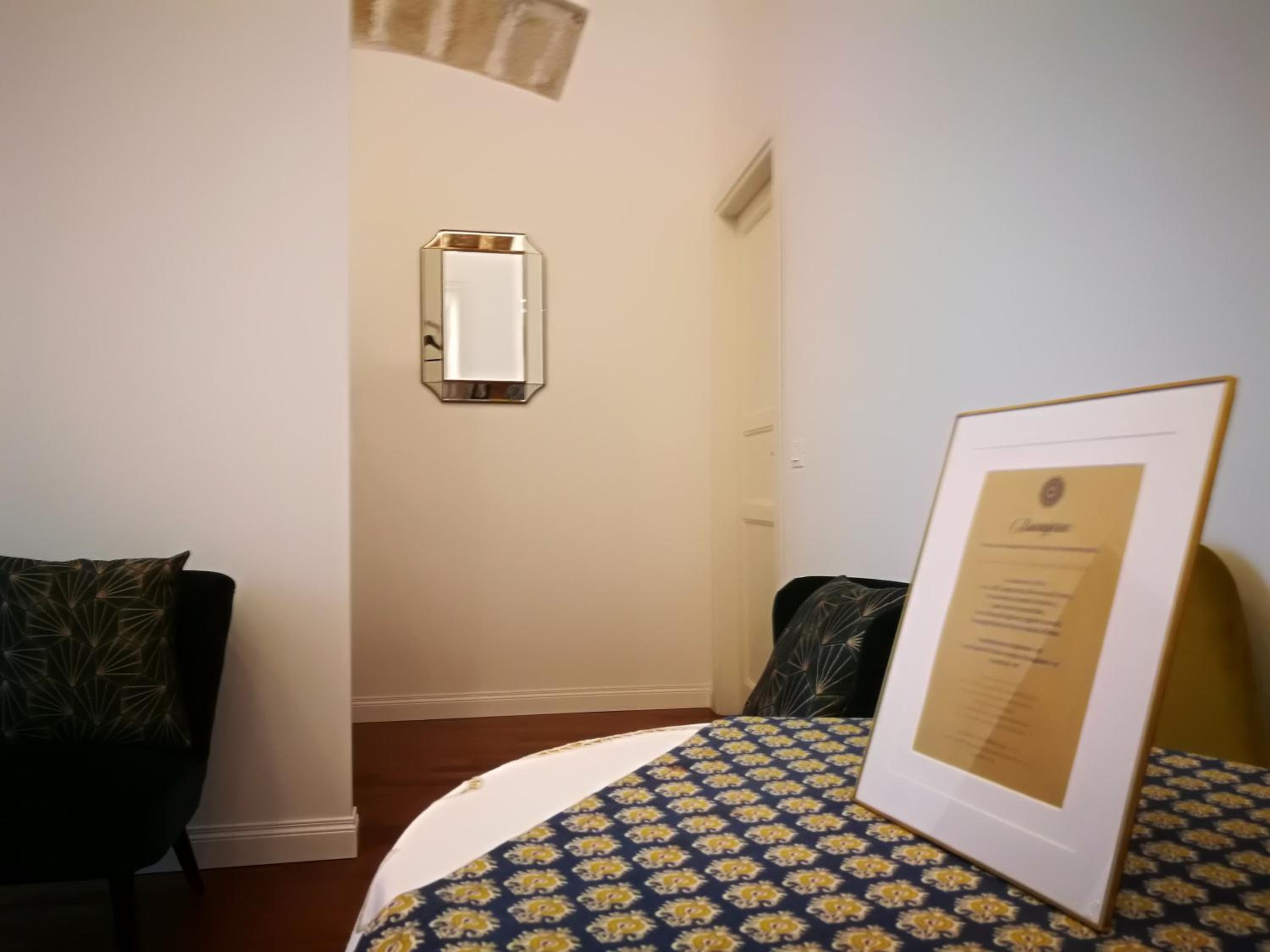 Deluxe Double Room with Shower - Photo 18