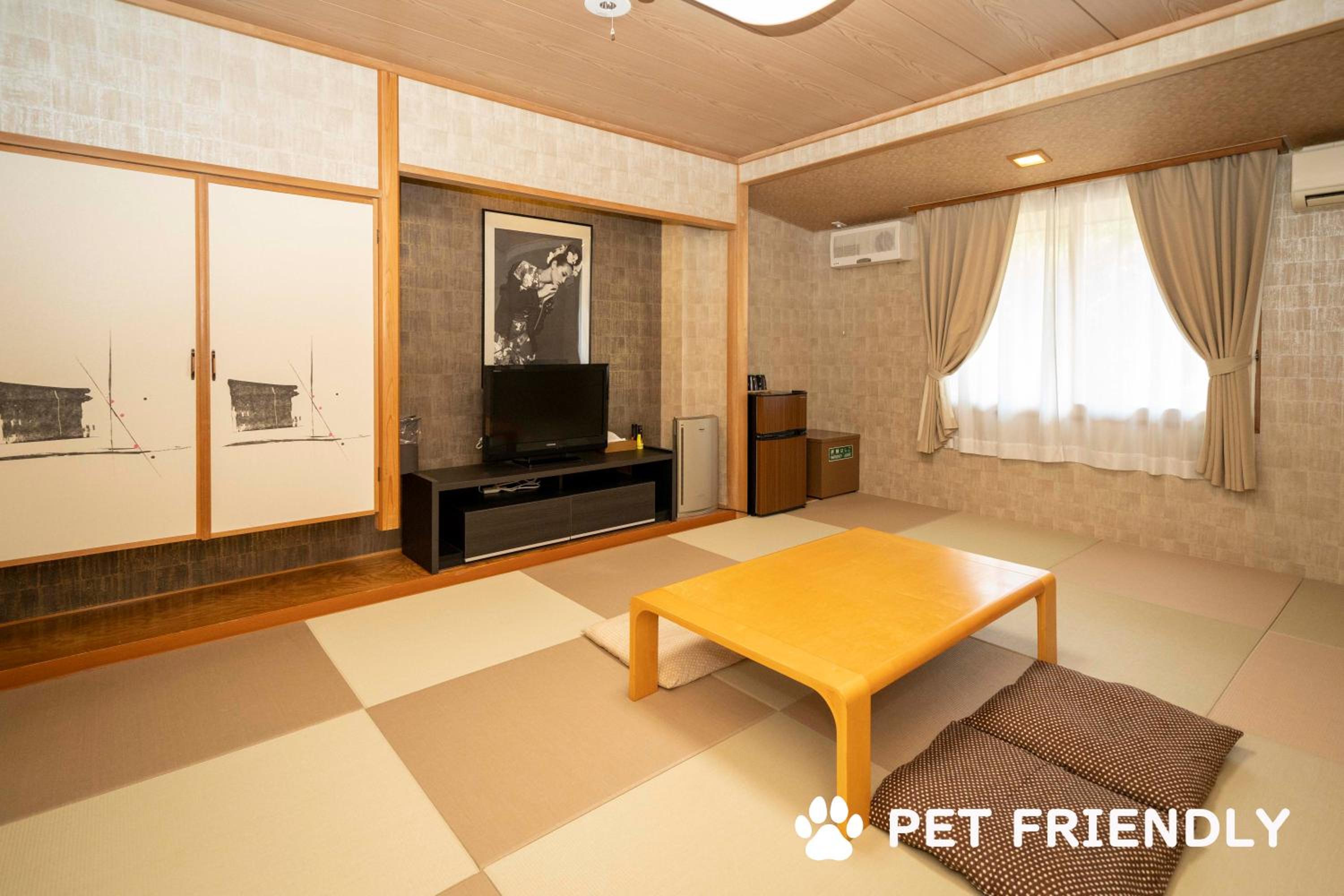 Japanese-Style Quadruple Room photo 1