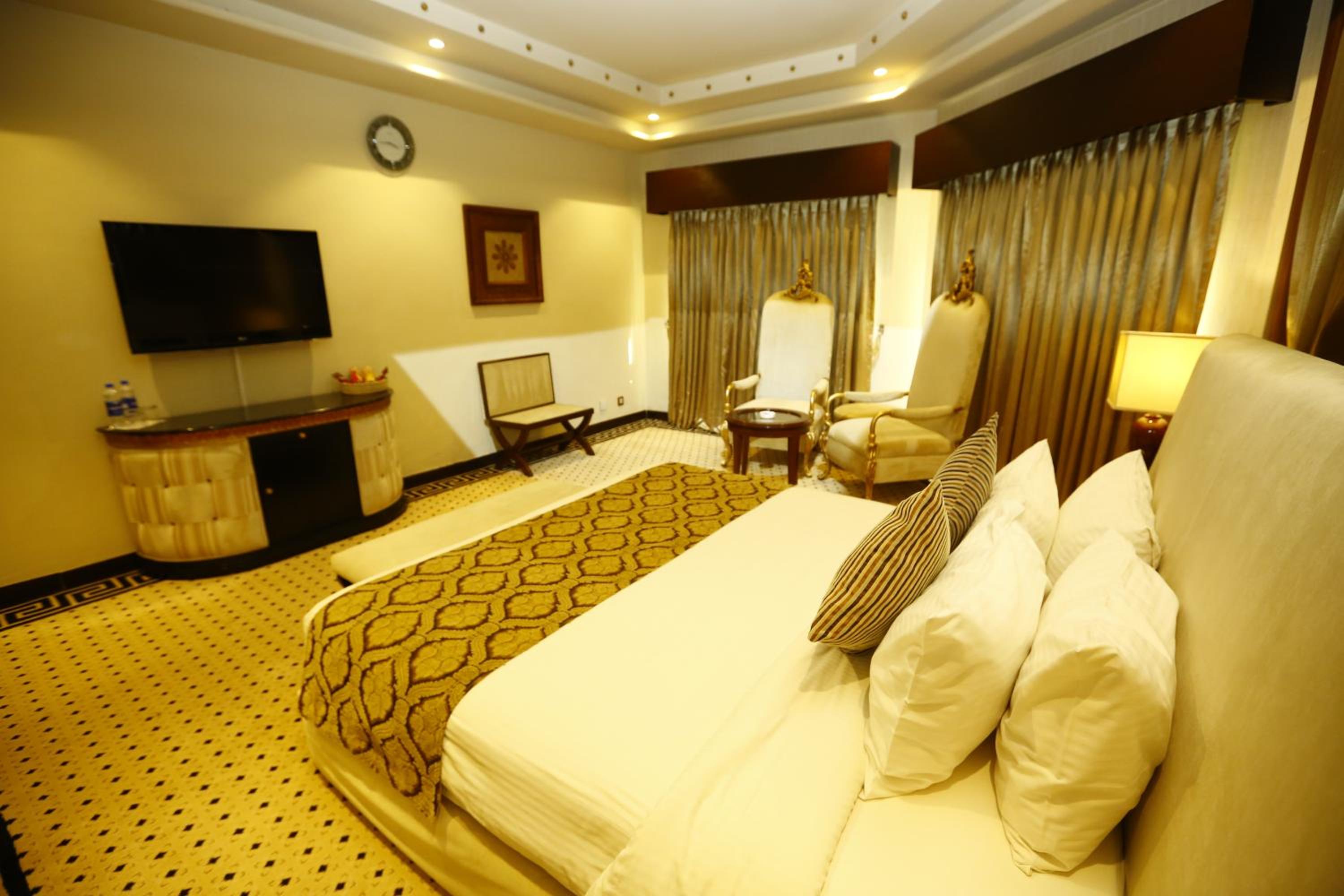 Grand Executive Suite