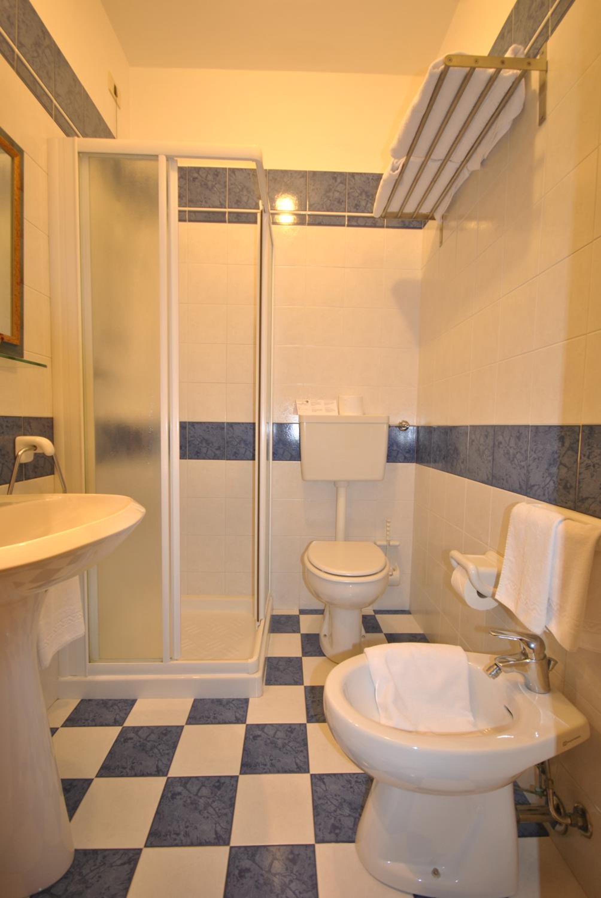Superior Double or Twin Room with Lake View - Photo 5