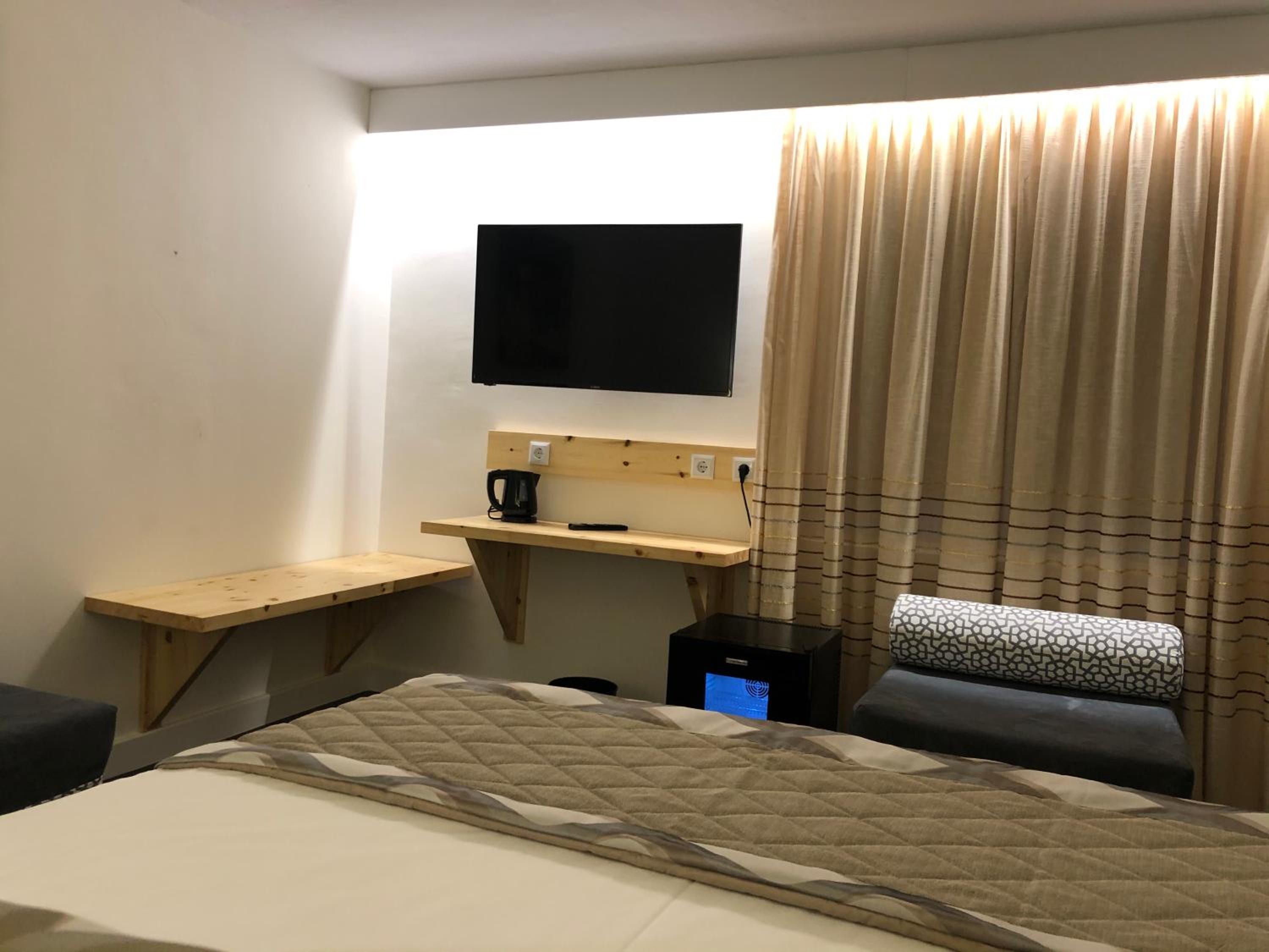 Double Room - Photo 3