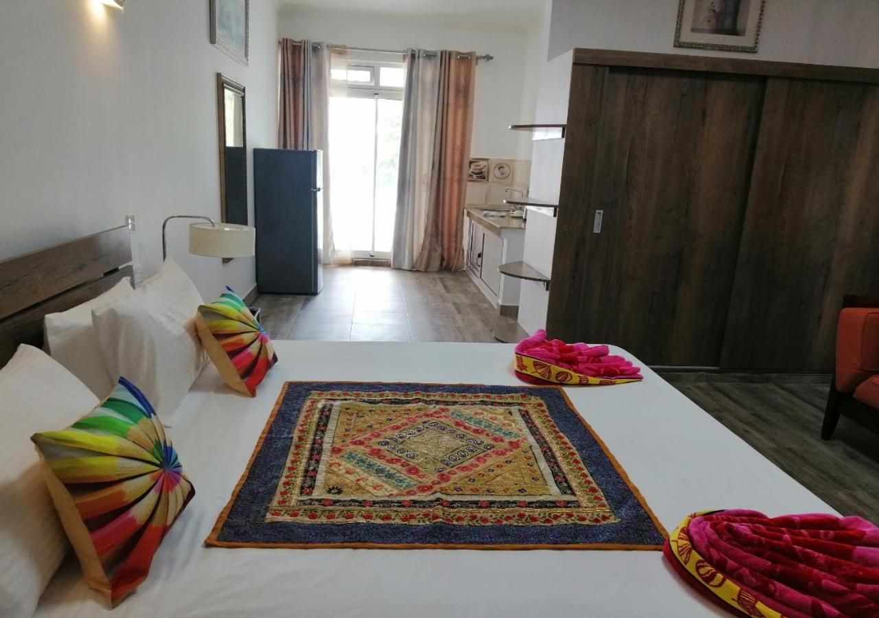 Suite with Partial Sea View photo 1