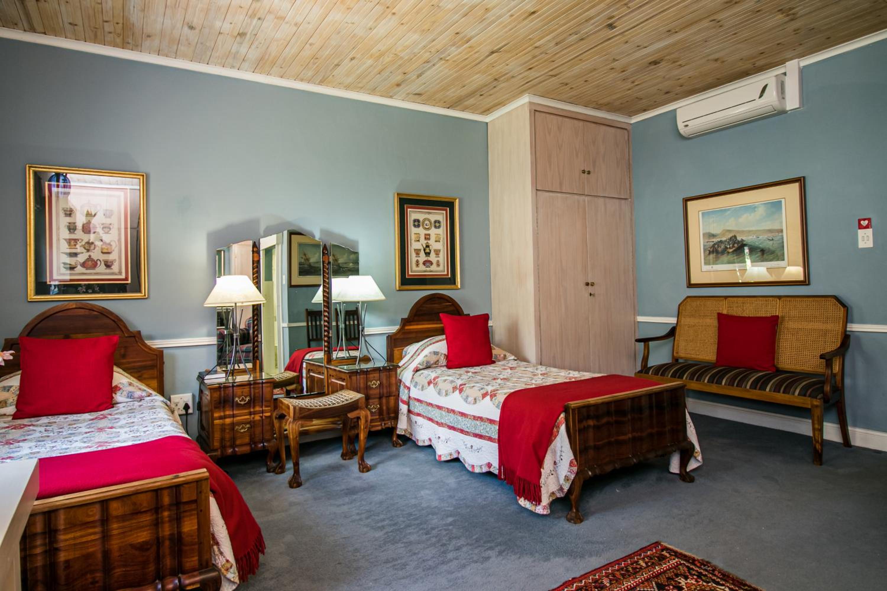 Twin Room - Photo 1
