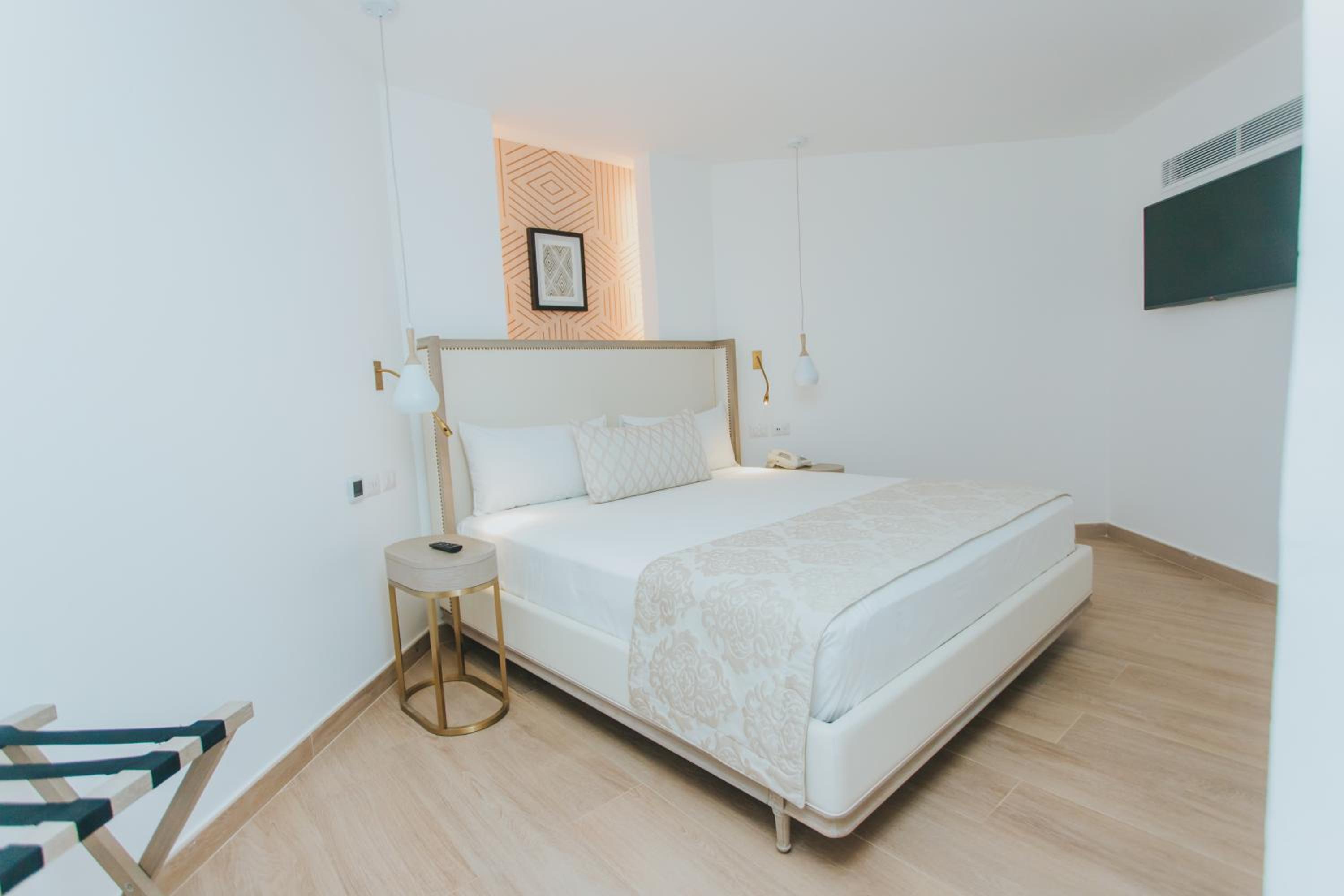 Bungalow Suite (3 Adults + 1 Child)