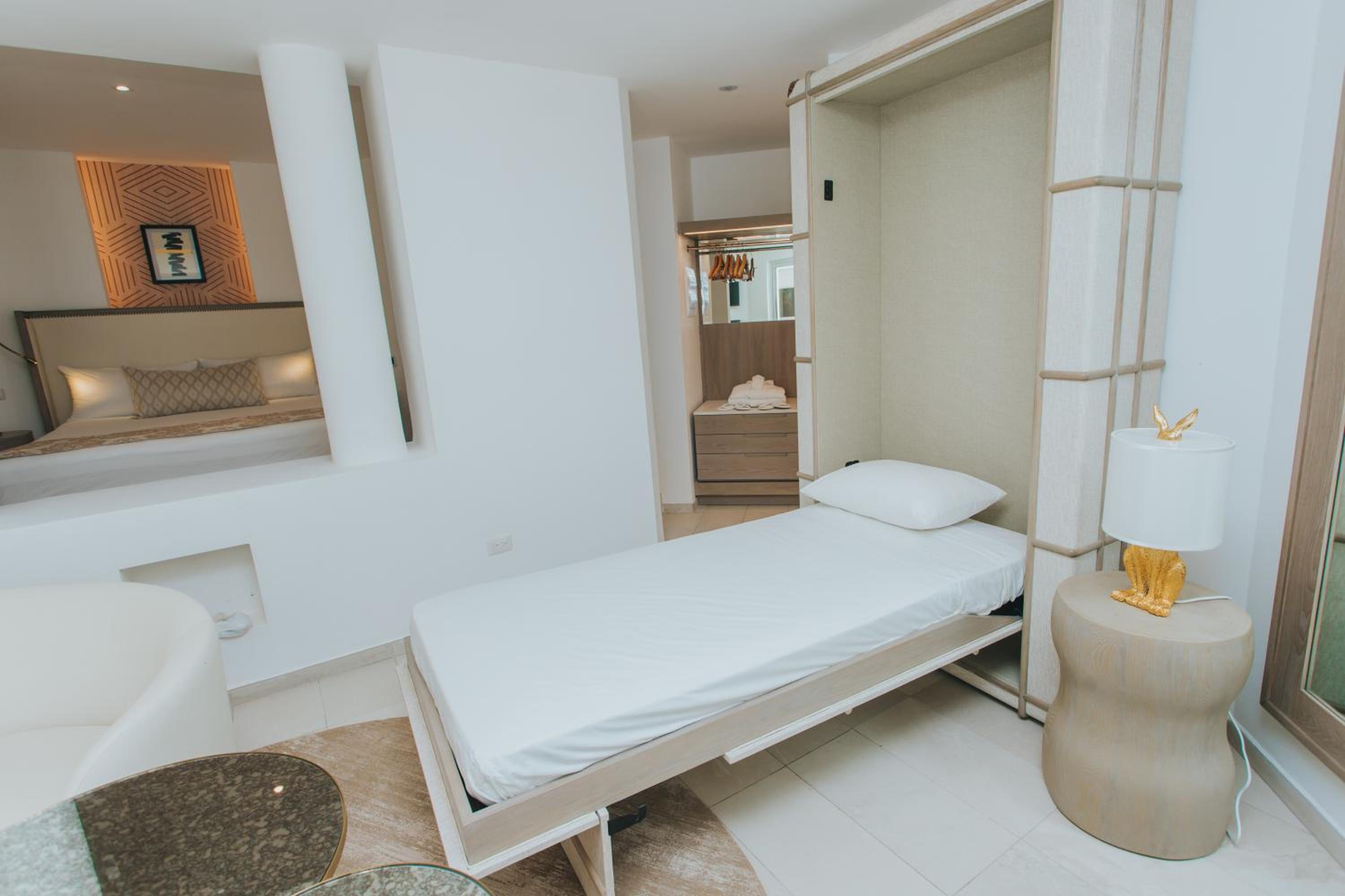 Platinum Suite - Photo 13
