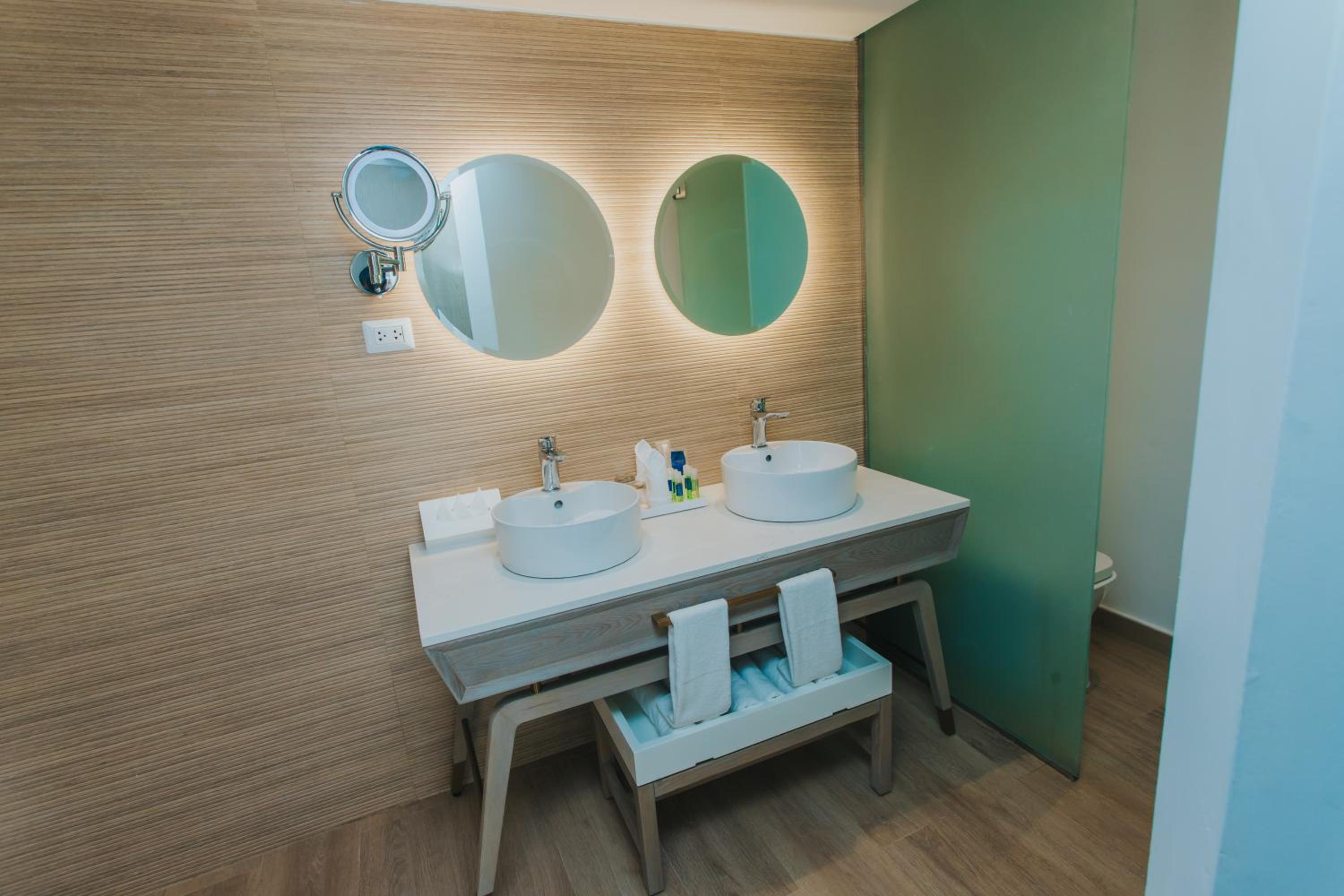 Platinum Suite - Photo 14