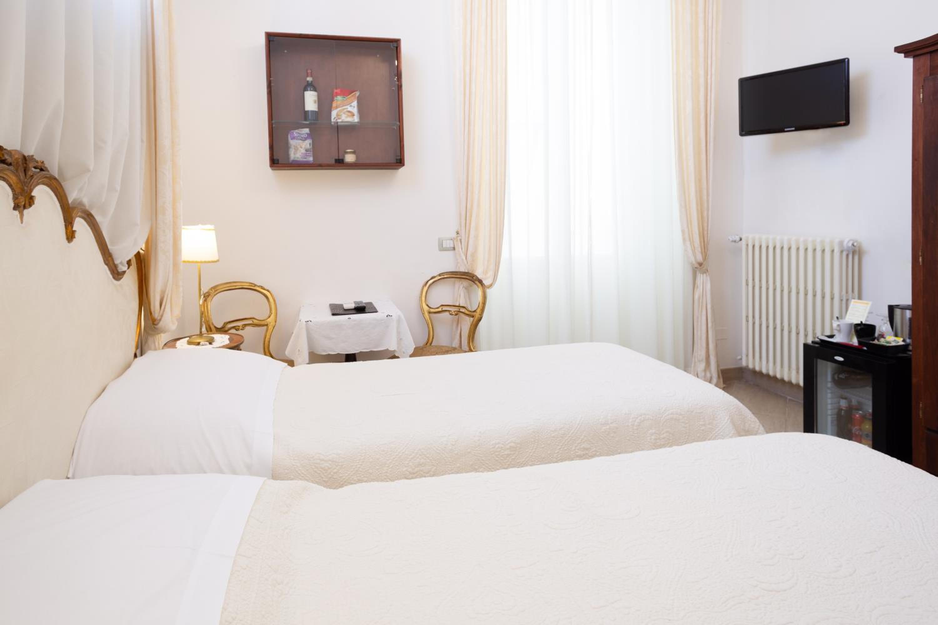Standard Double or Twin Room photo 1