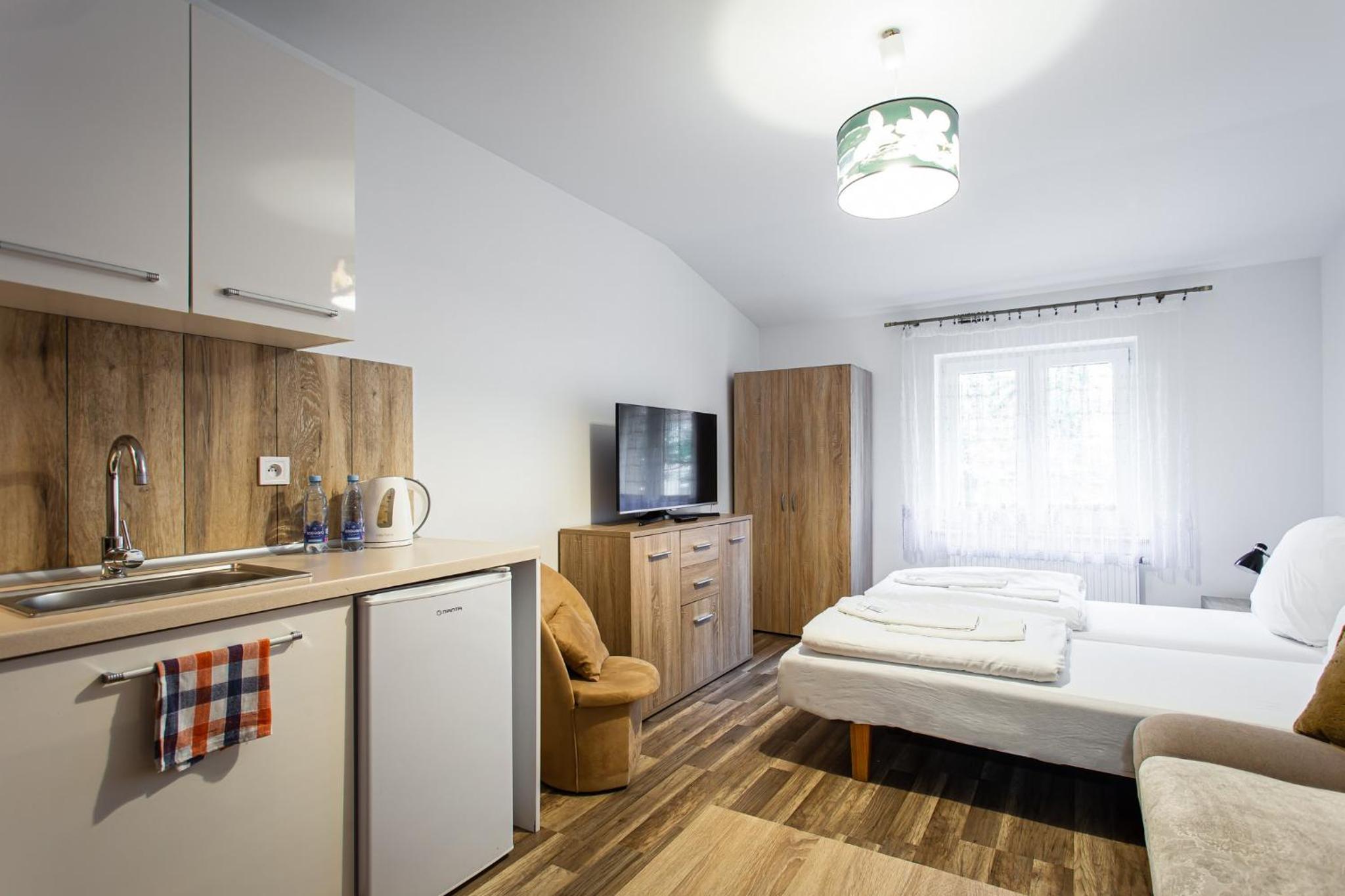 Studio Apartment - Photo 1