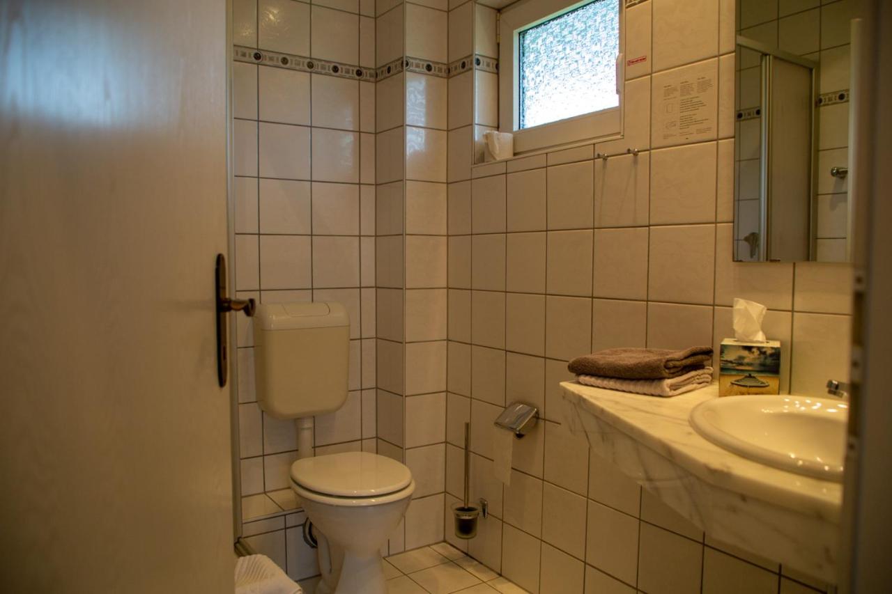 Single Room With Bathroom photo 3