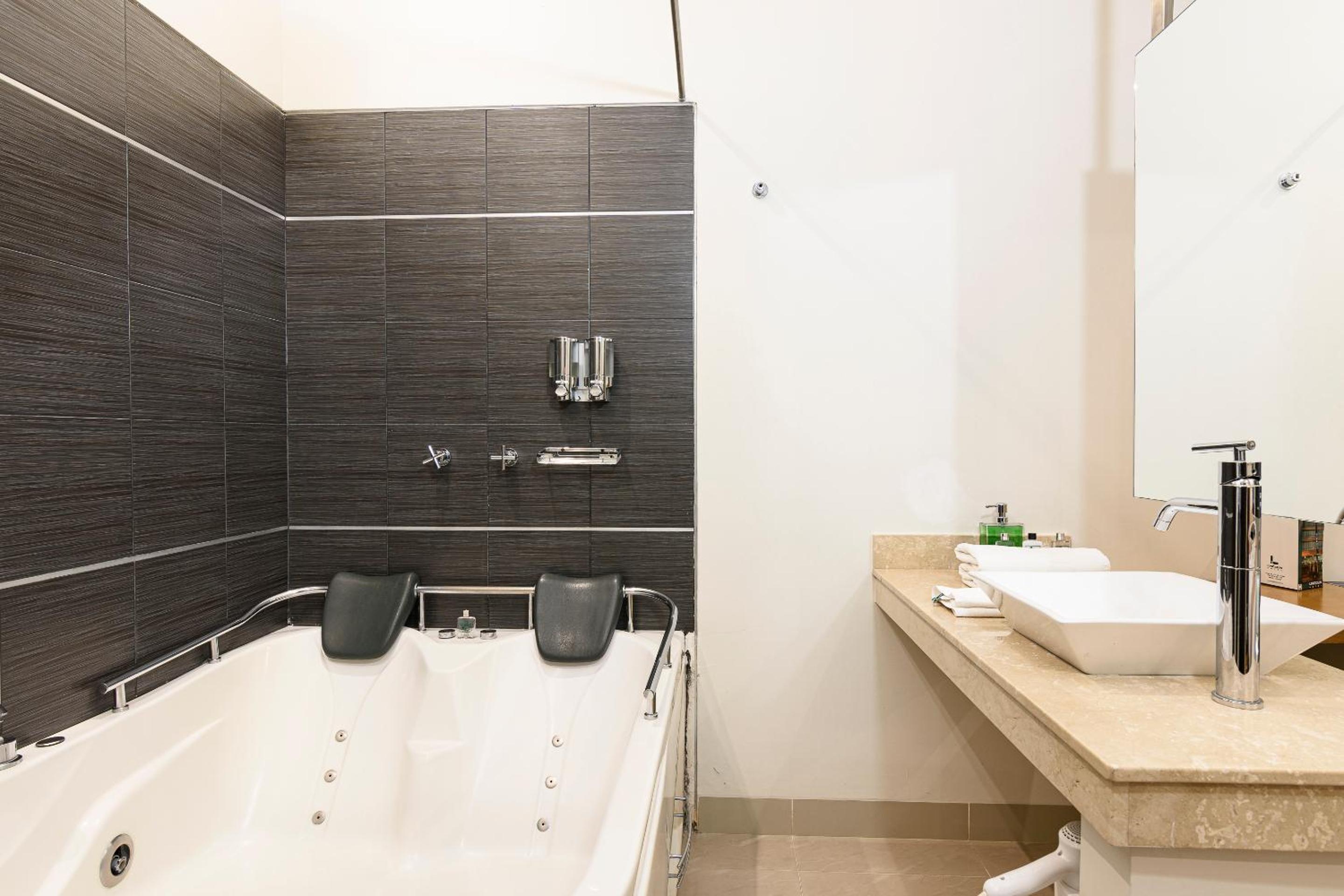Junior Suite - Photo 4