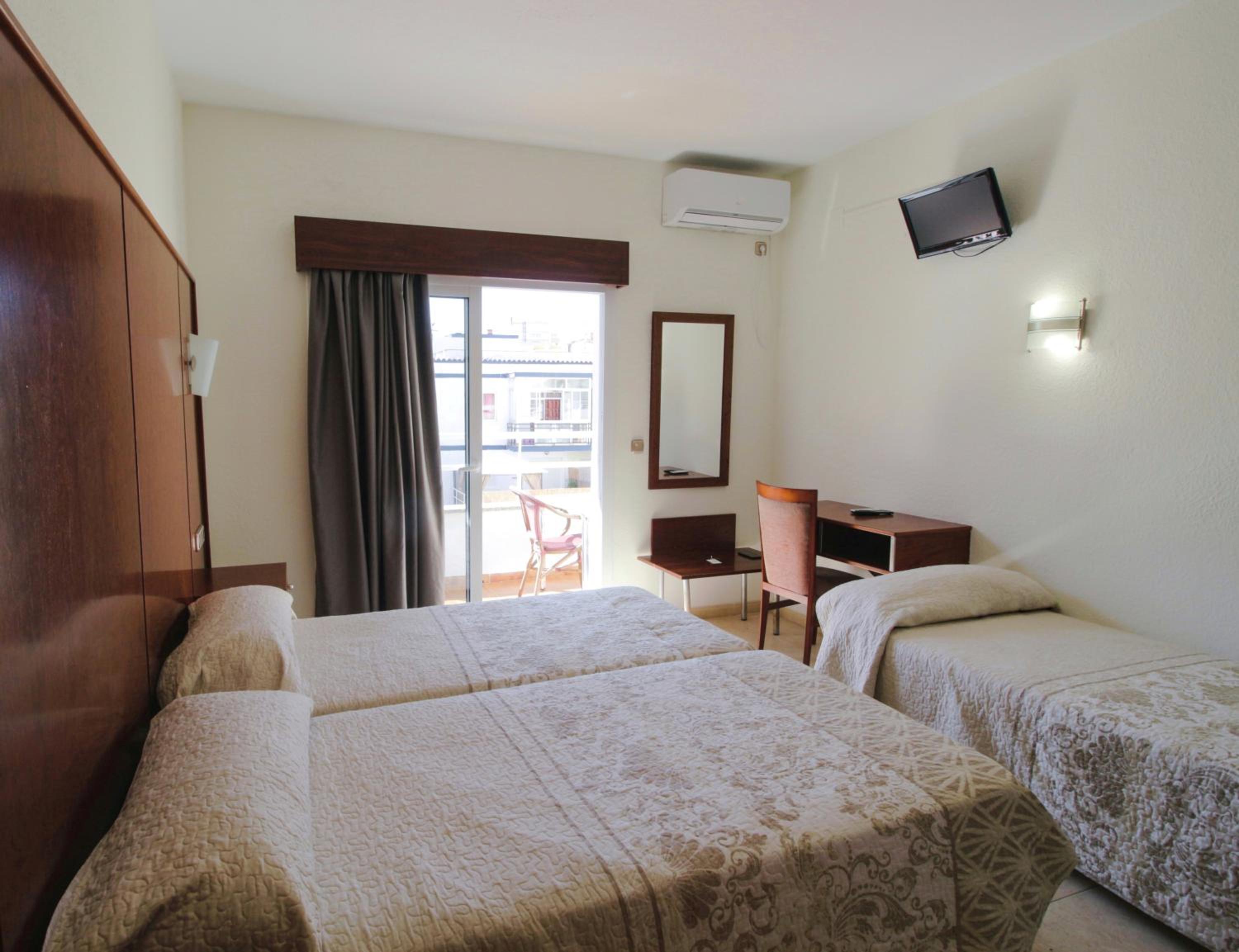 Triple Room - Photo 5