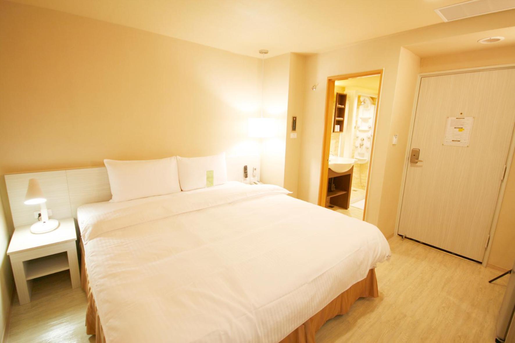 Standard Double Room photo 3