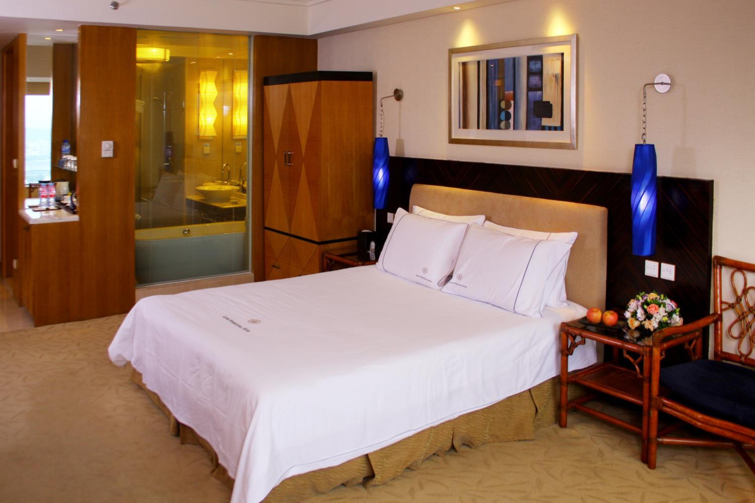 Deluxe King Room with River View - Photo 1