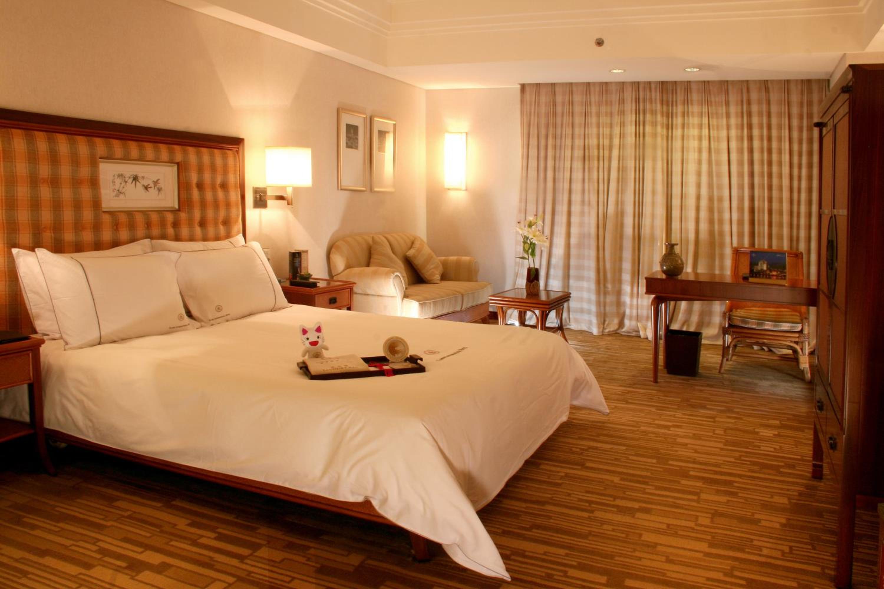 Deluxe King Room with River View - Photo 3