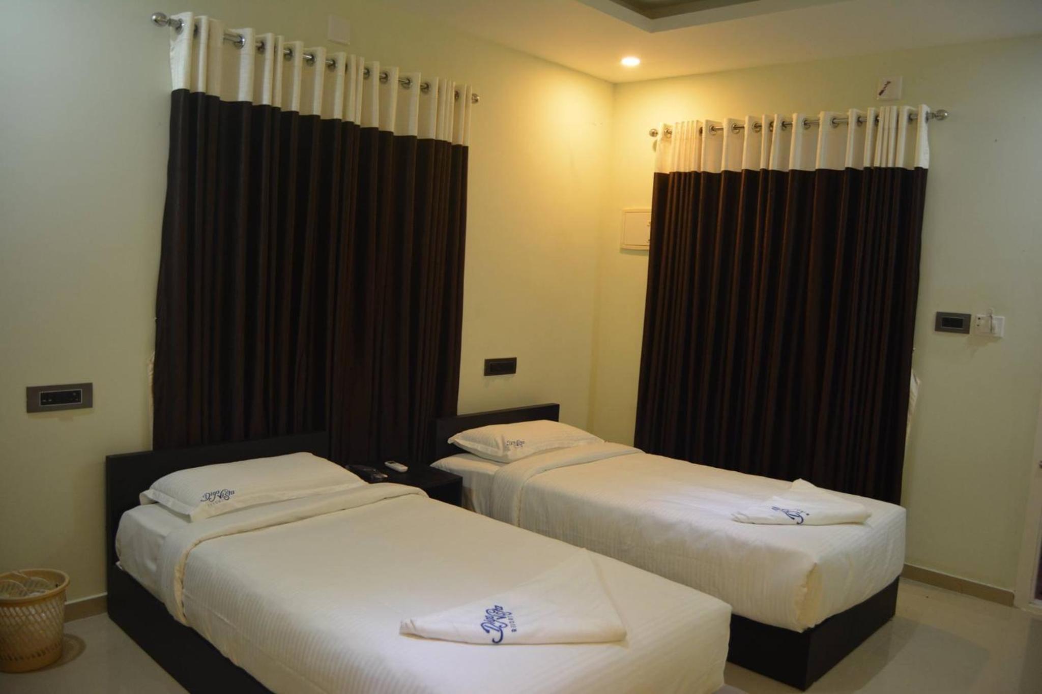 Double Room with Lake View - Photo 1
