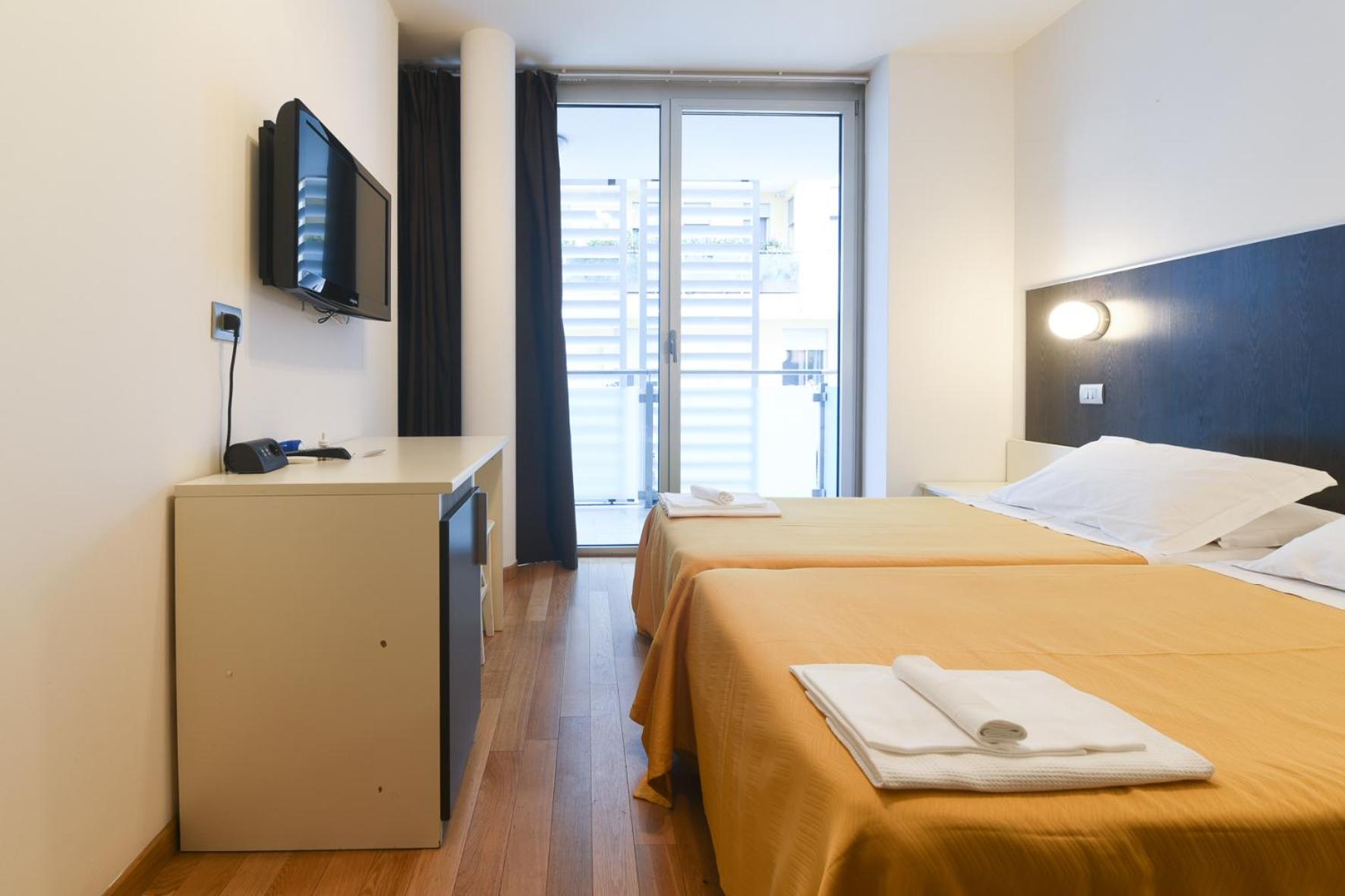 Small Double or Twin Room photo 1