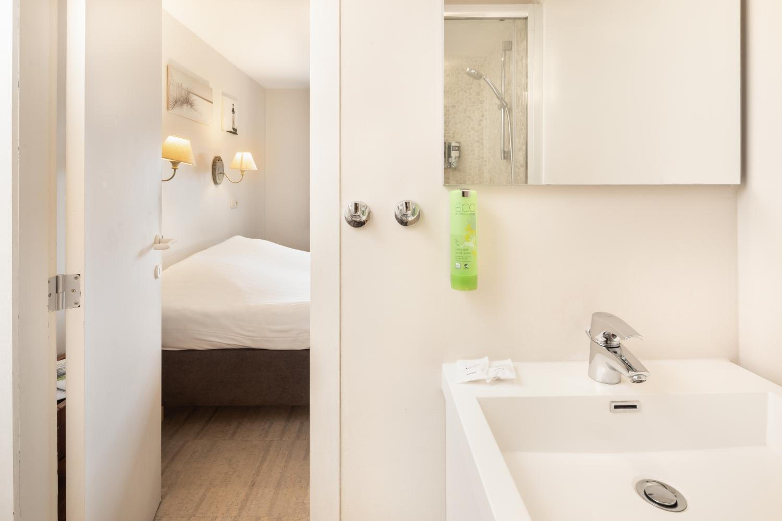 Double Room - Photo 4