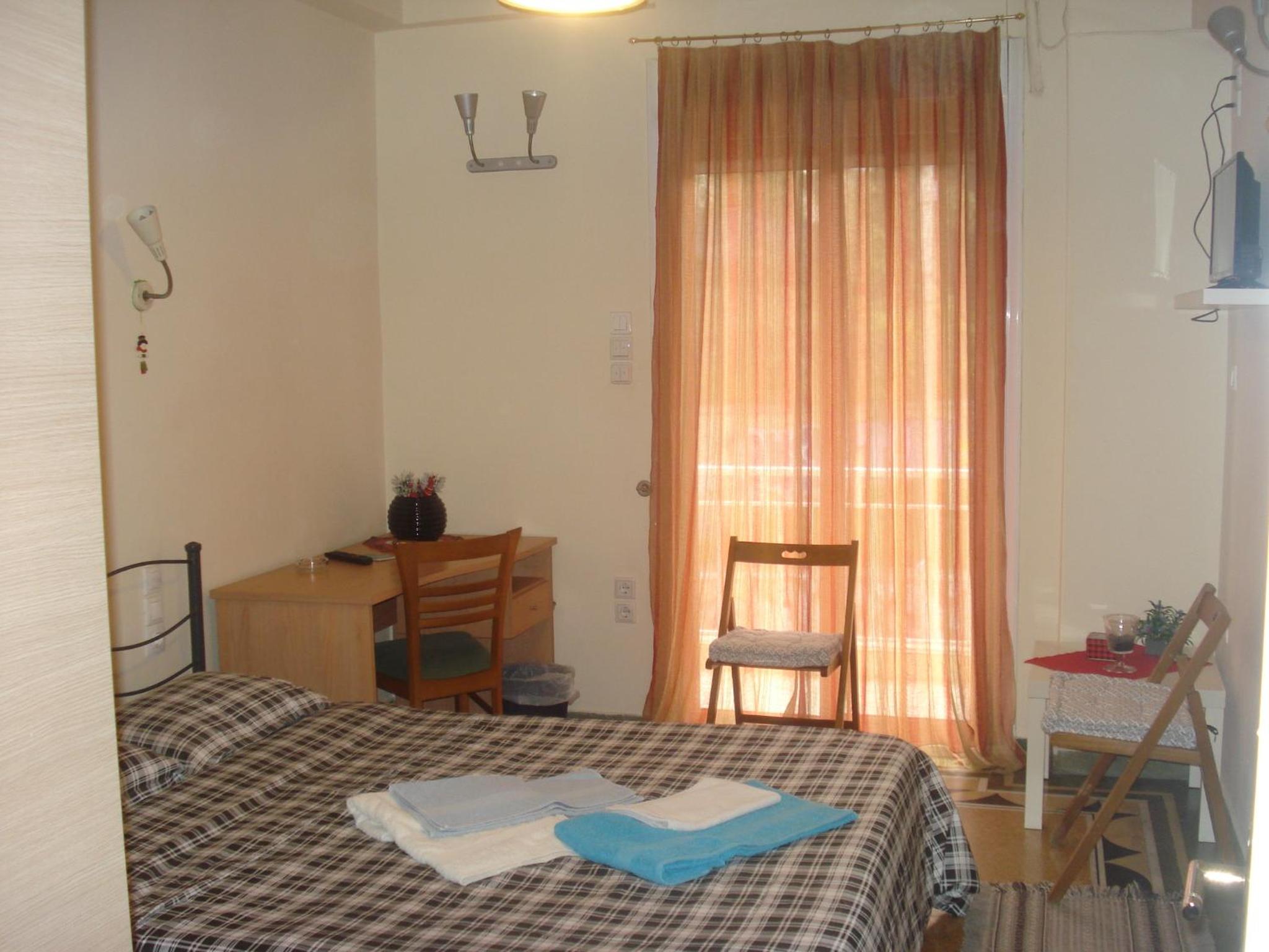 One-Bedroom Apartment photo 1