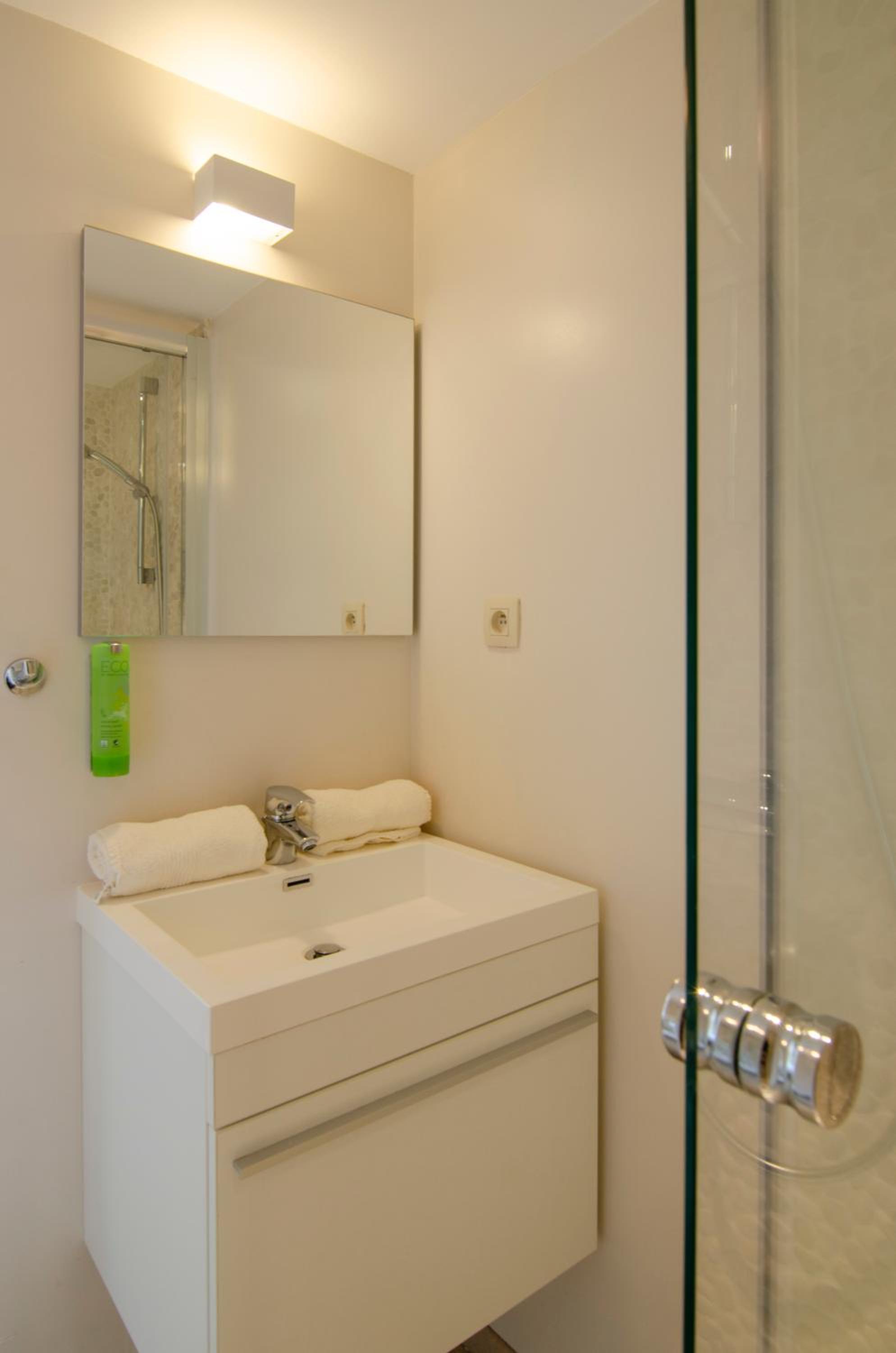 Double Room - Photo 5