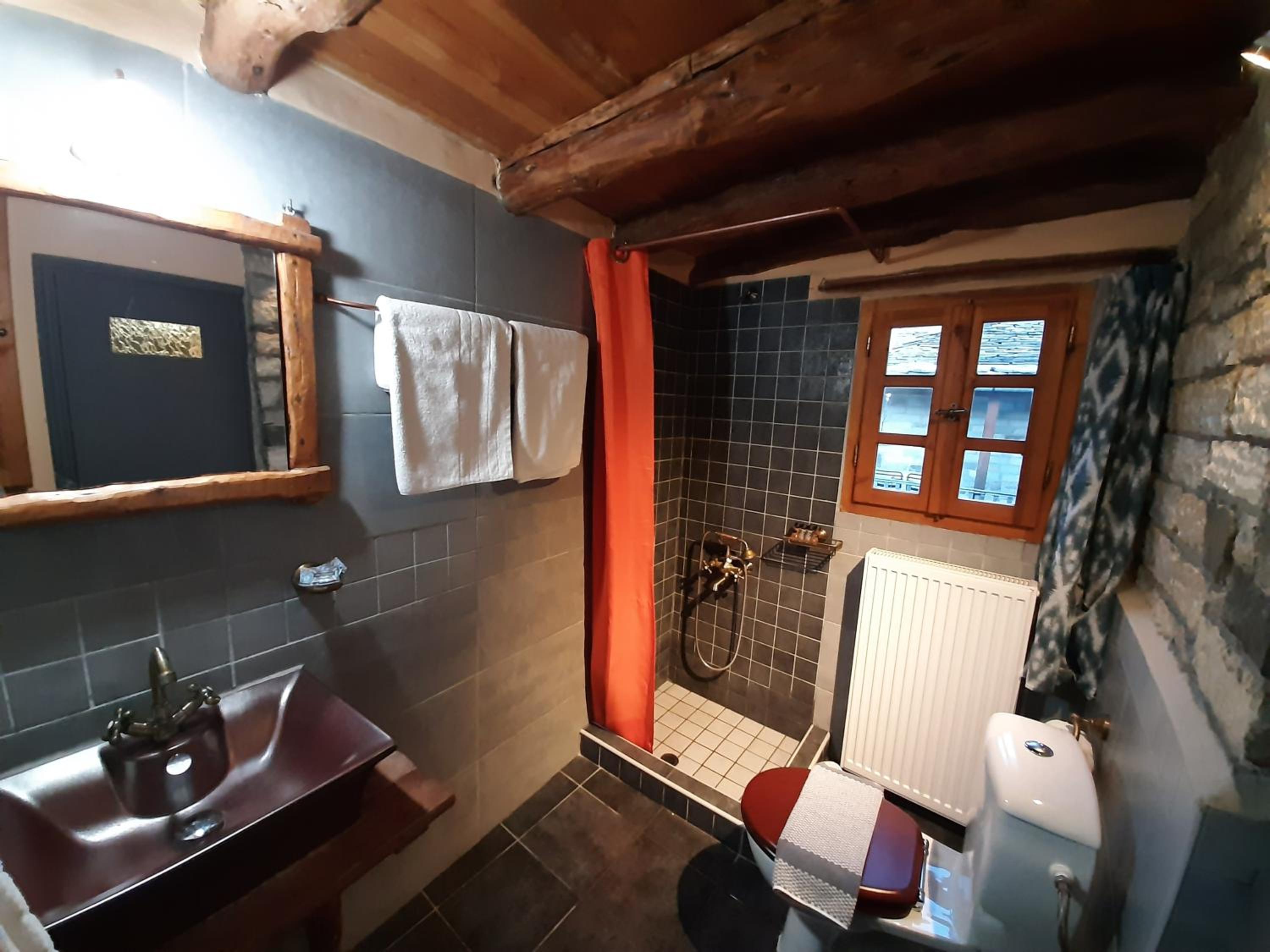 Double or Twin Room - Photo 12
