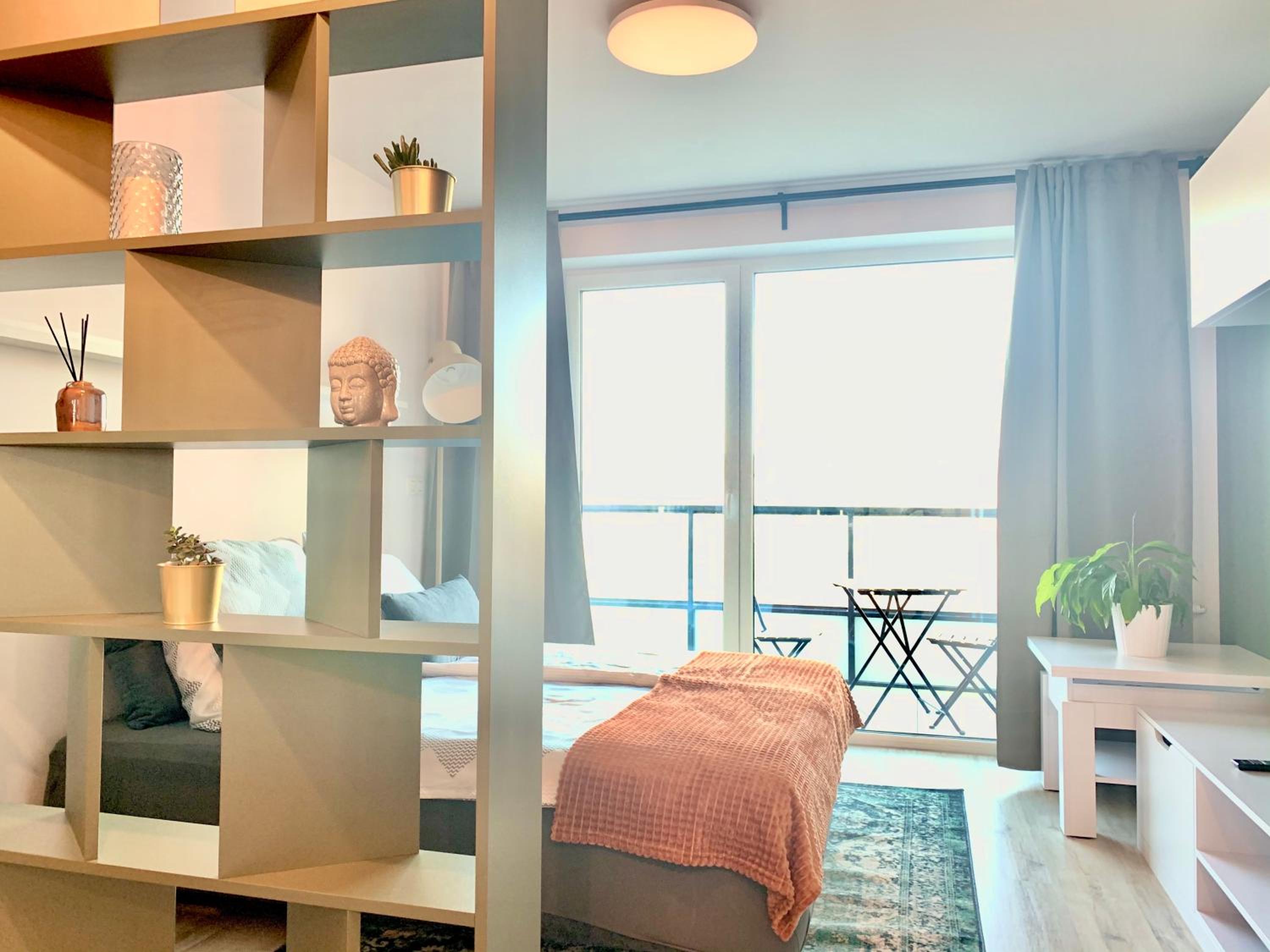 One-Bedroom Apartment - Photo 2