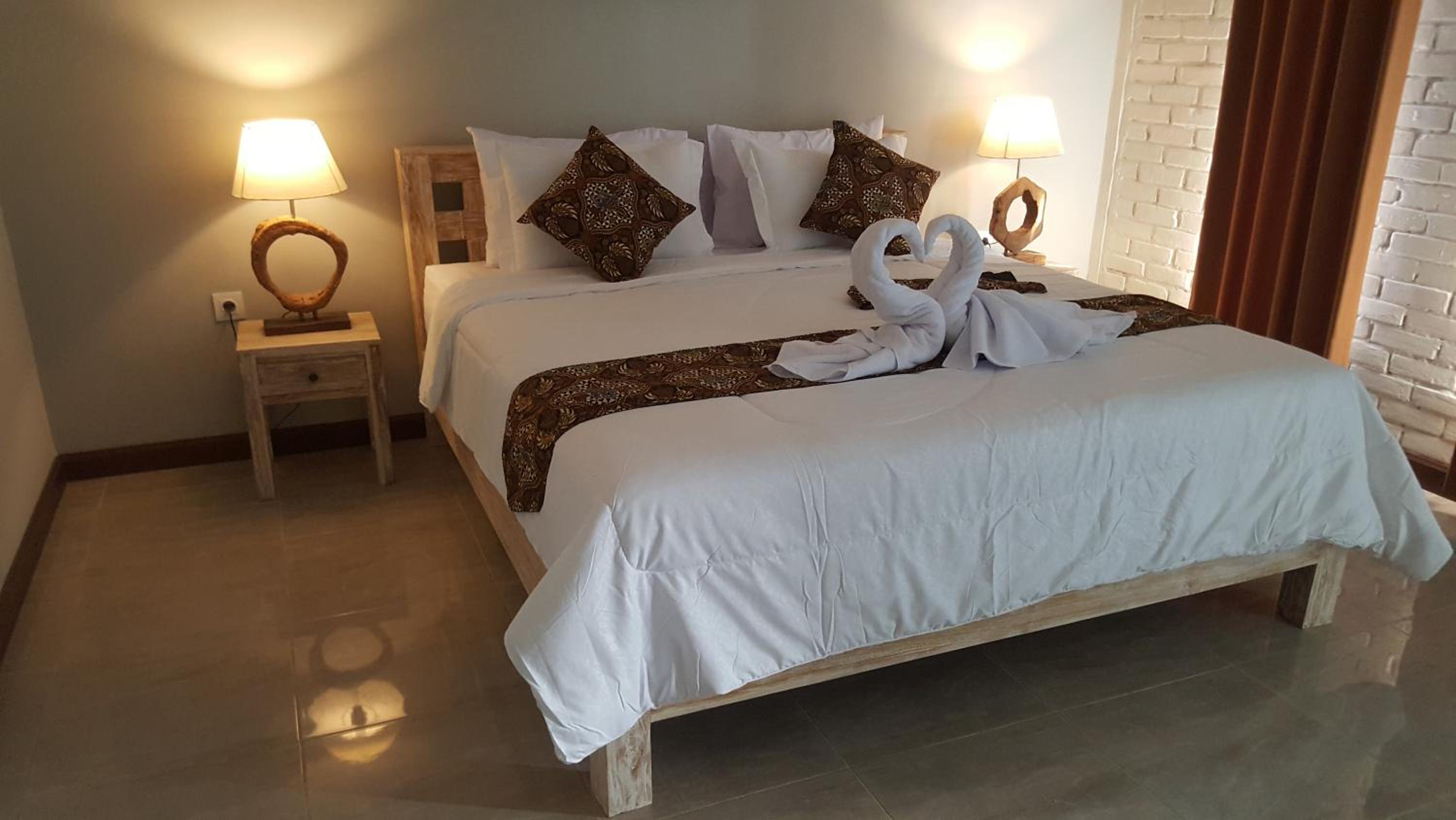 Deluxe Double Room (2 Adults + 1 Child)