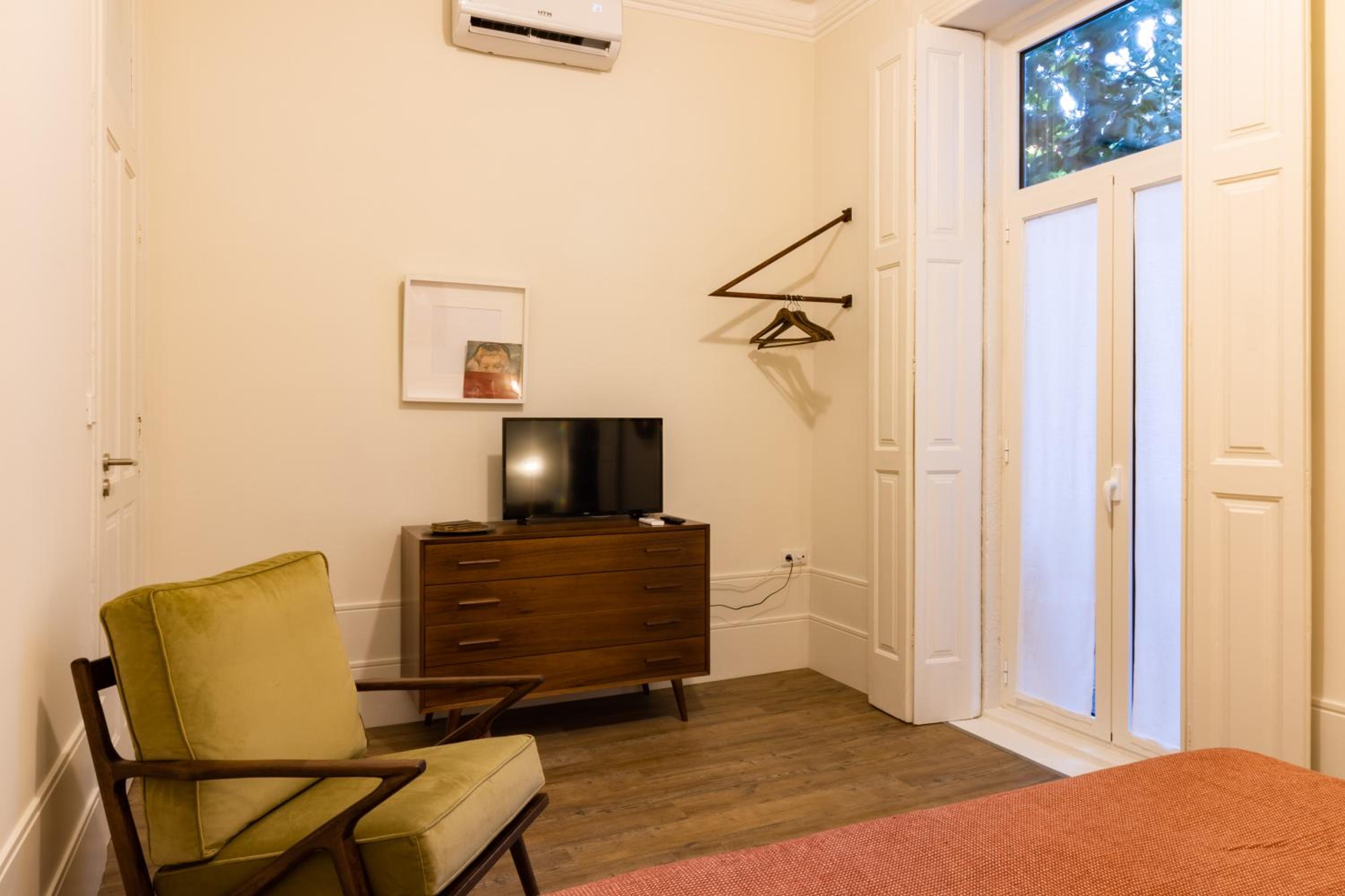 Double Room with Private External Bathroom - Photo 5